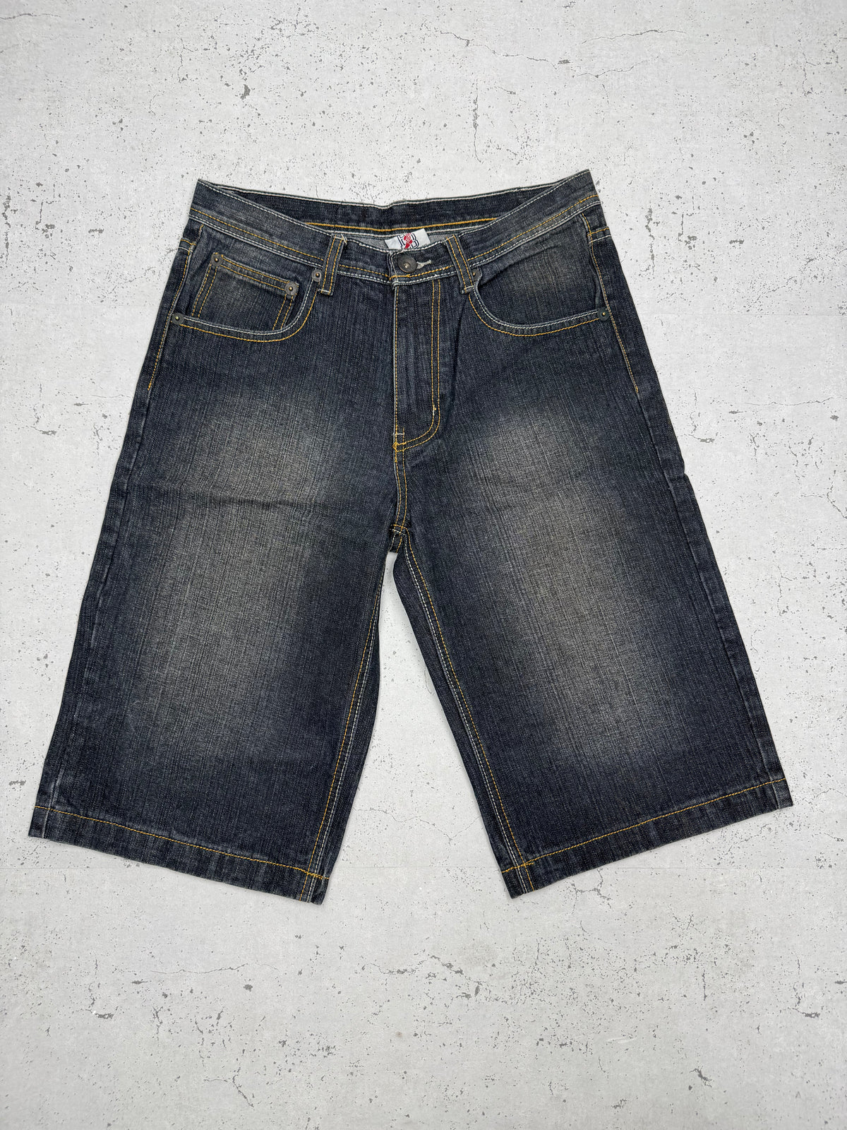 Brooklyn Basement Vintage Jeans-Shorts in Dark Denim, Größe 32, Vorderseite