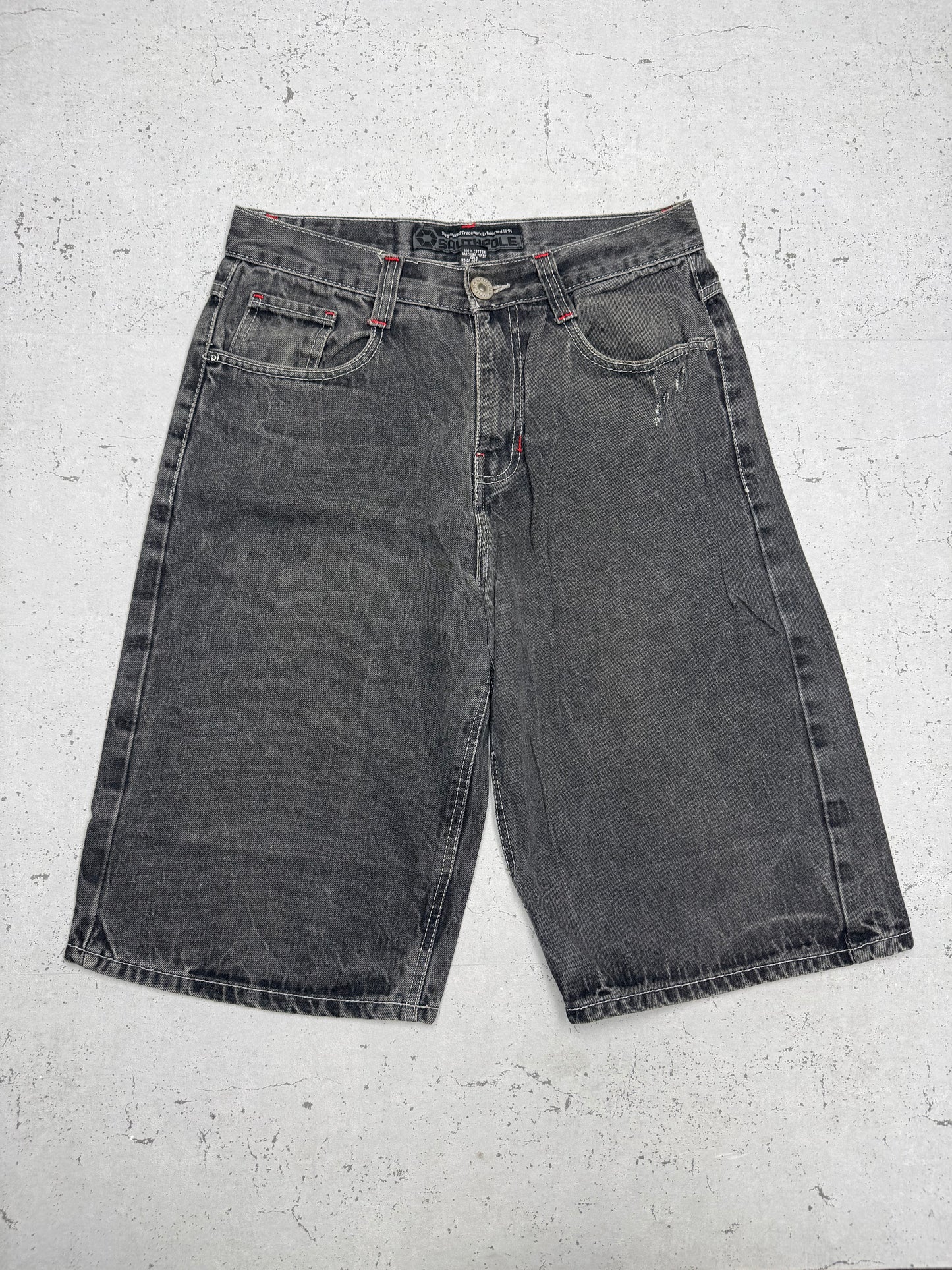 Southpole Vintage Jeansshorts in Schwarz, W34, Vorderansicht