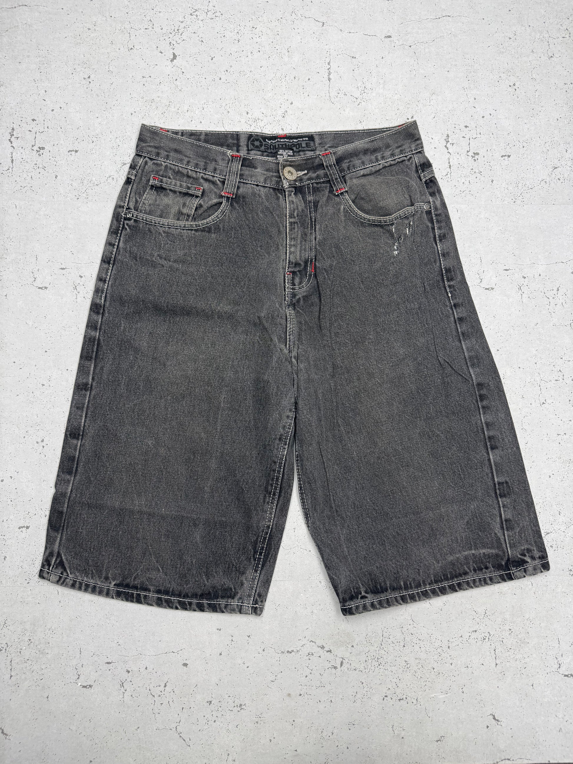 Southpole Vintage Jeansshorts in Schwarz, W34, Vorderansicht