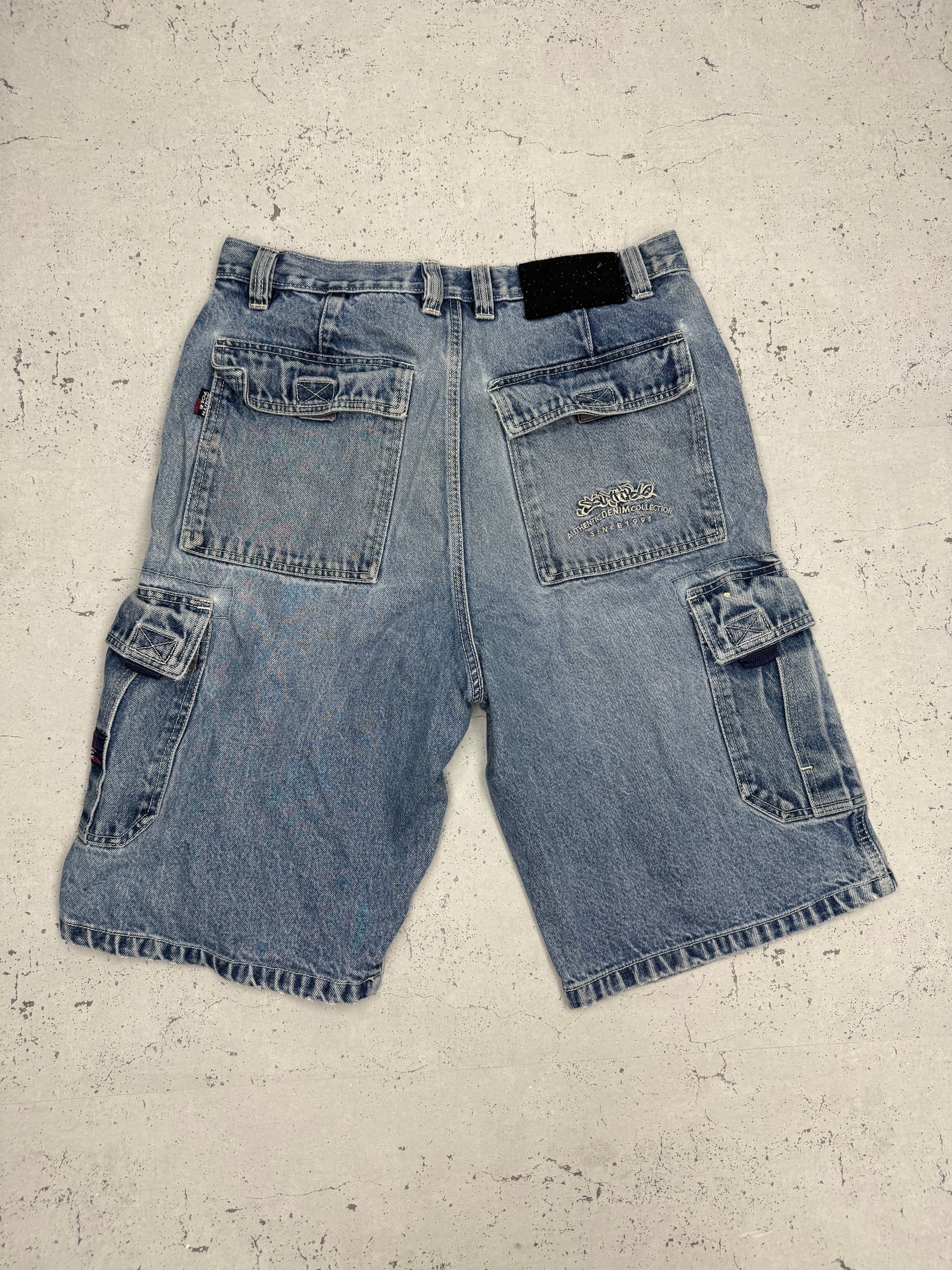 Southpole Vintage Cargoshorts in Hellblau, W34, Rückansicht