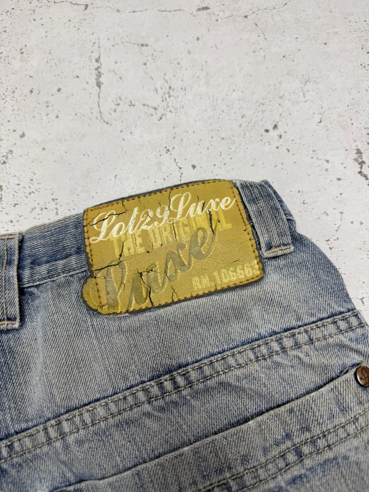 Lot29 Luxe Vintage Baggy Jeans-Shorts, Größe 32, Rücktaschen-Detail