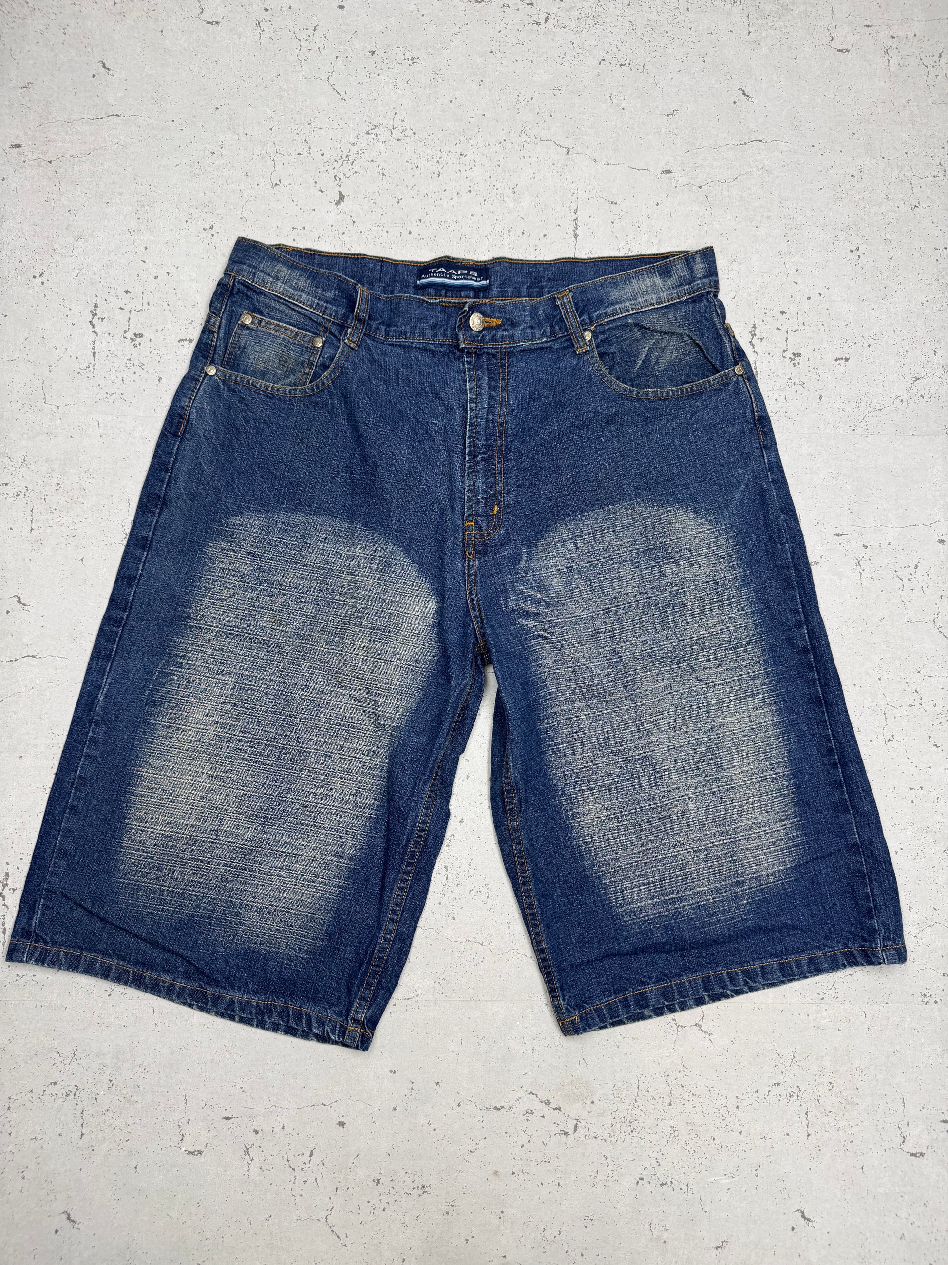 TAAPS Vintage Jeansshorts in Dunkelblau, Vorderansicht