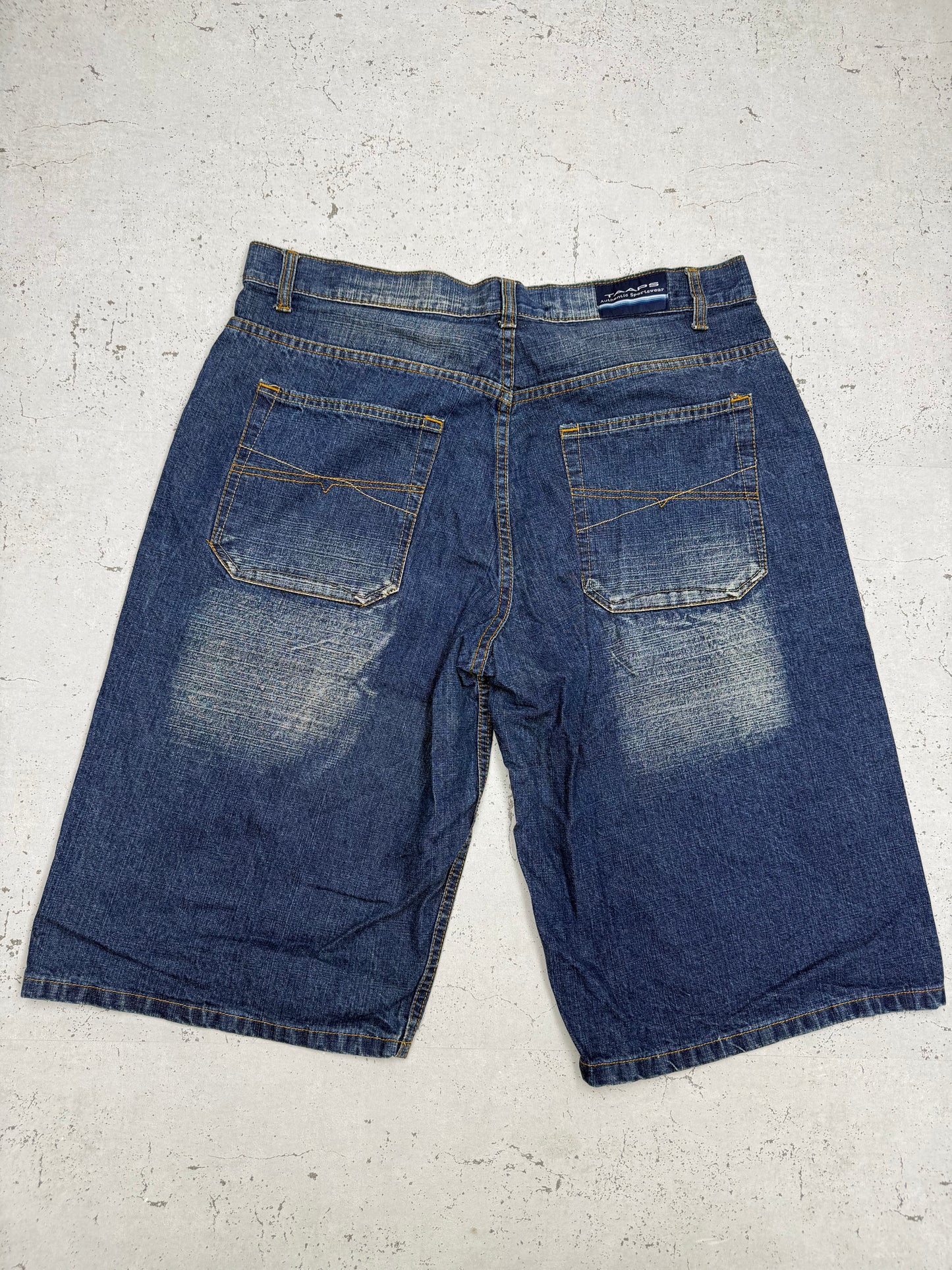 TAAPS Vintage Jeansshorts in Dunkelblau, Rückansicht