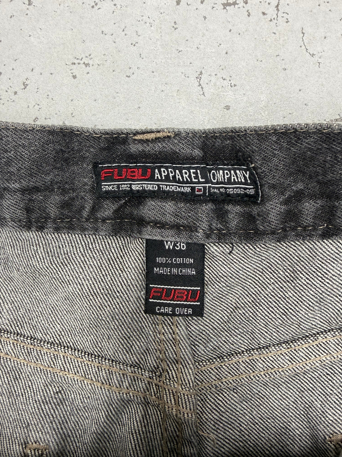 Fubu Vintage Cargo Shorts in Grau, Größe W36, Etikett