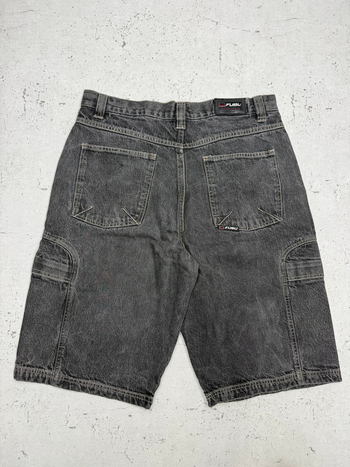 Fubu Vintage Cargo Shorts in Grau, Größe W36, Rückseite