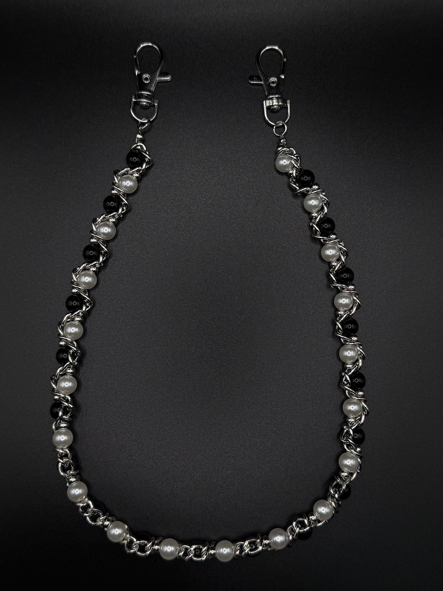 „Marmor Pearl“ Perlen-Hosenkette Wallet Chain mit Silber-Details Y2K Streetstyle