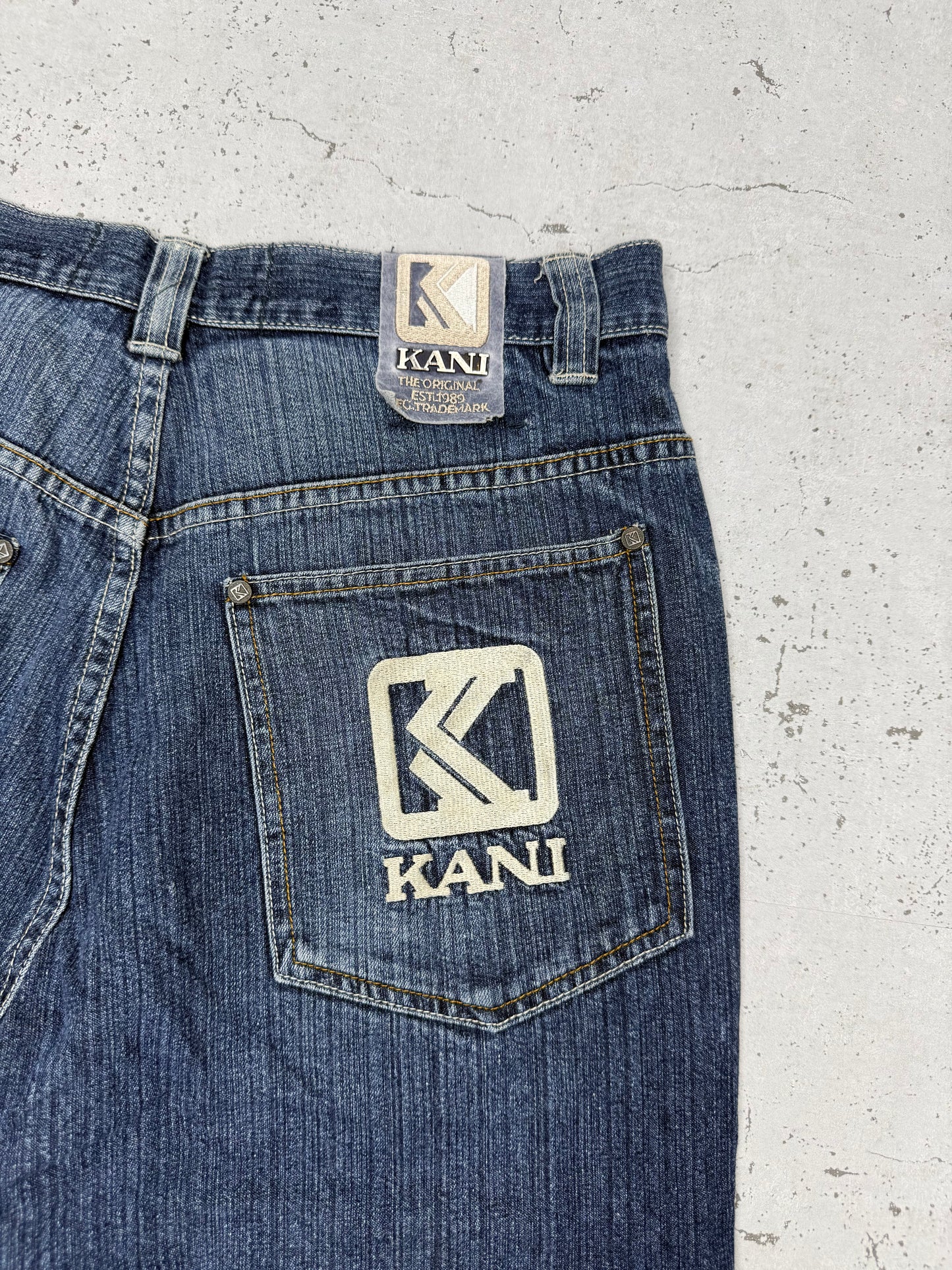 Karl Kani Jeans Vintage Baggy Fit in Blau, Größe W32/L32, Logo-Closeup