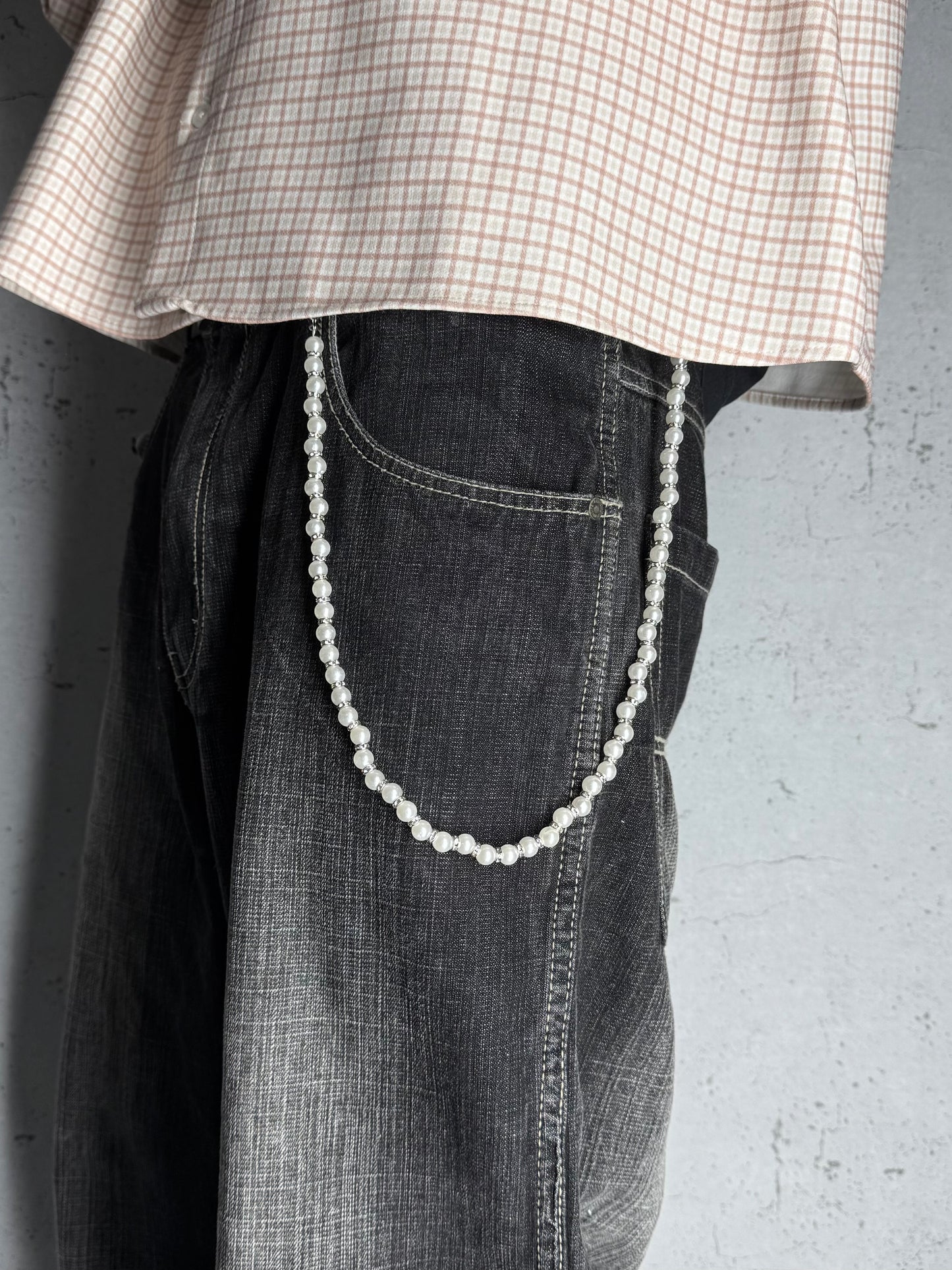 "Lunar Pearl" Chain – Y2K Perlen Hosenkette mit Strass-Details Silber Weiß Streetwear