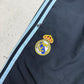 Adidas Real Madrid Vintage Trainingshose in Navy, Größe 40/42, Logo-Closeup