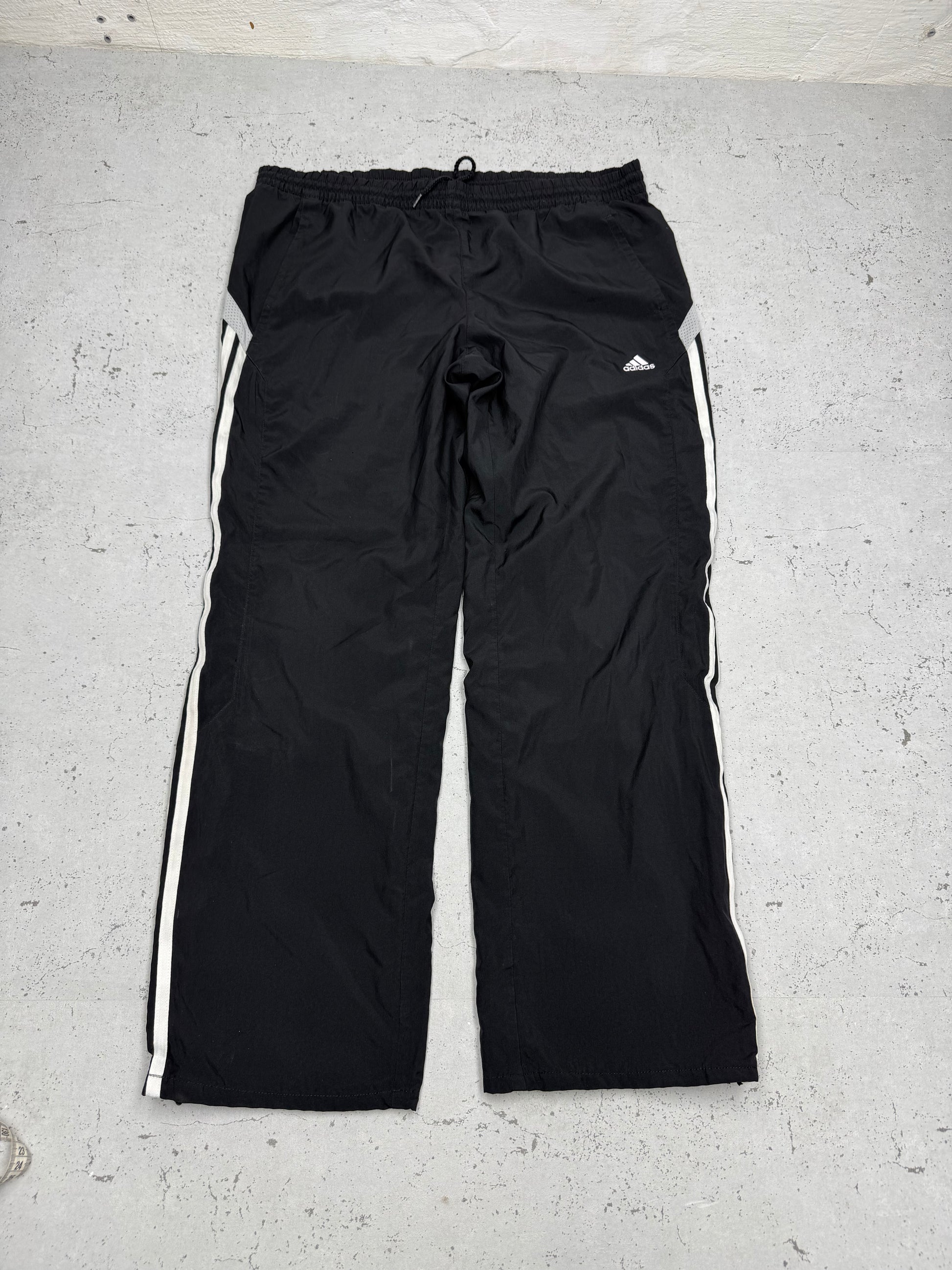 Adidas Vintage Trackpants in Schwarz, Vorderansicht