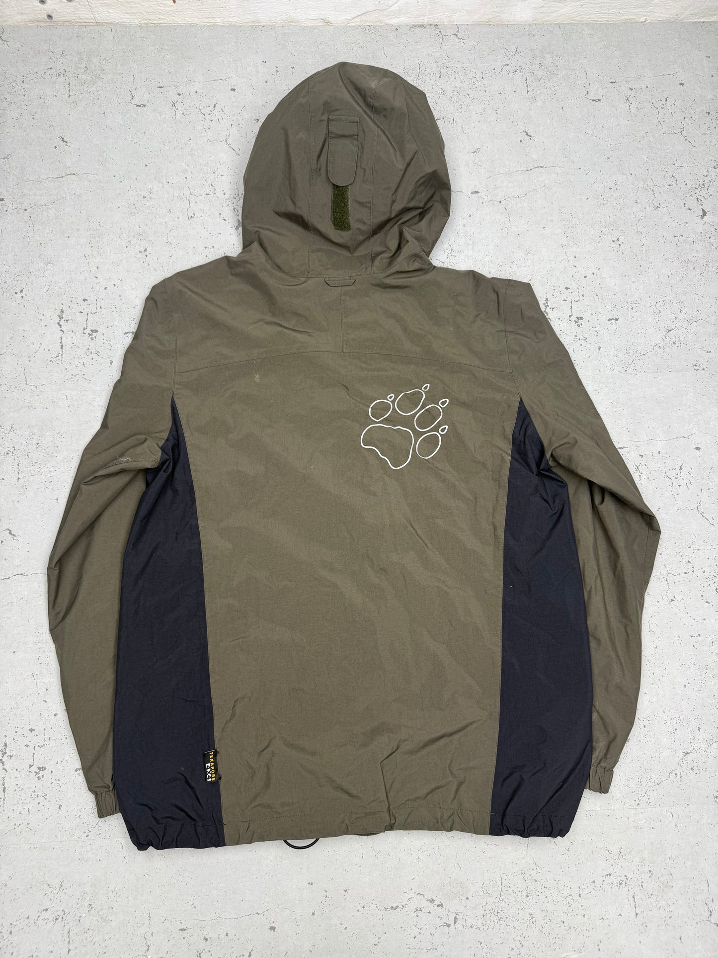 Jack Wolfskin Vintage Outdoorjacke in Oliv, Kids Größe 176, Rückseite