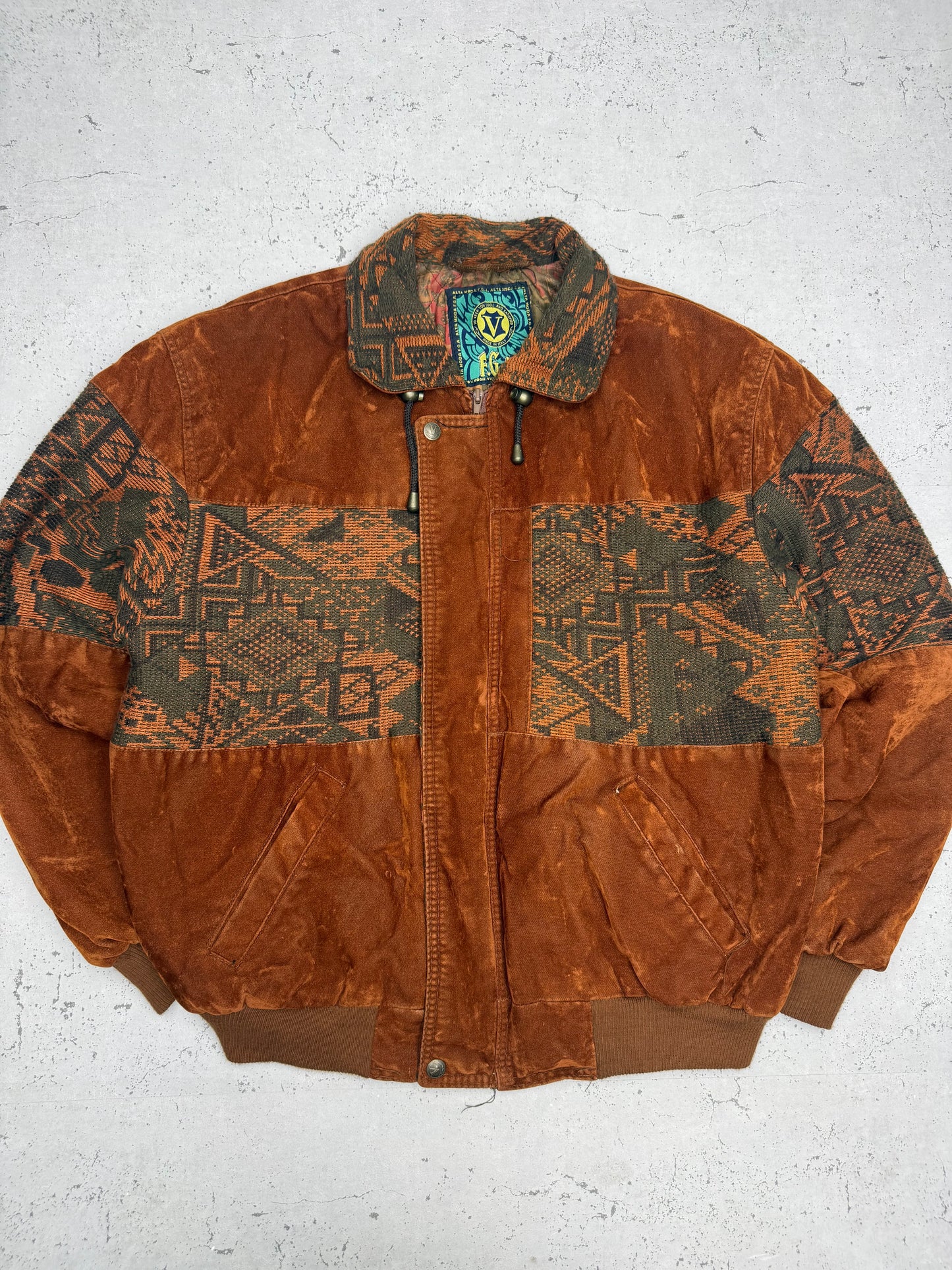 Vintage Suede Lederjacke mit Aztec-Muster in Braun, Vorderansicht