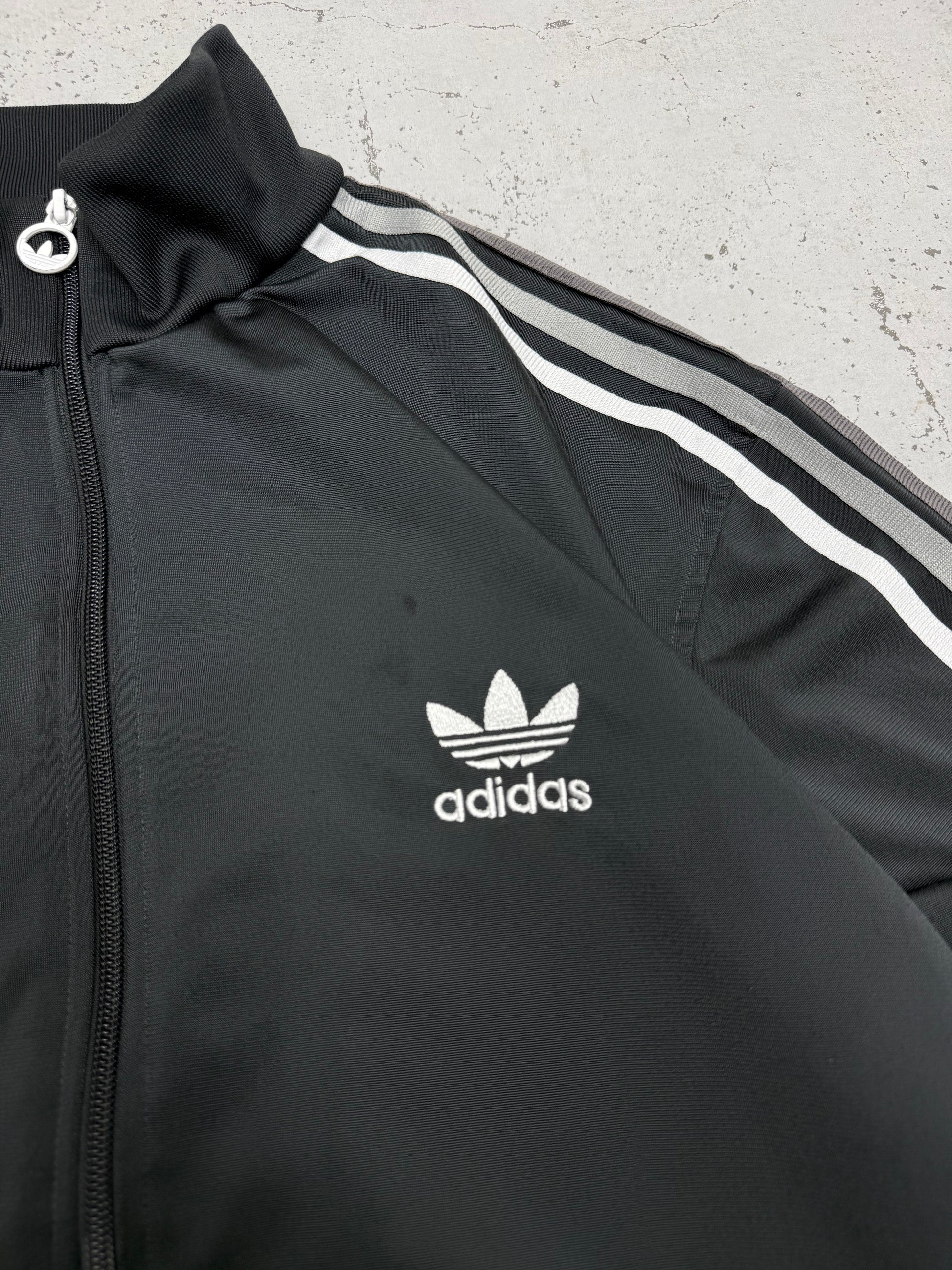 Adidas Ultrastar Trainingsjacke Vintage in Schwarz, Größe L, Logo-Closeup