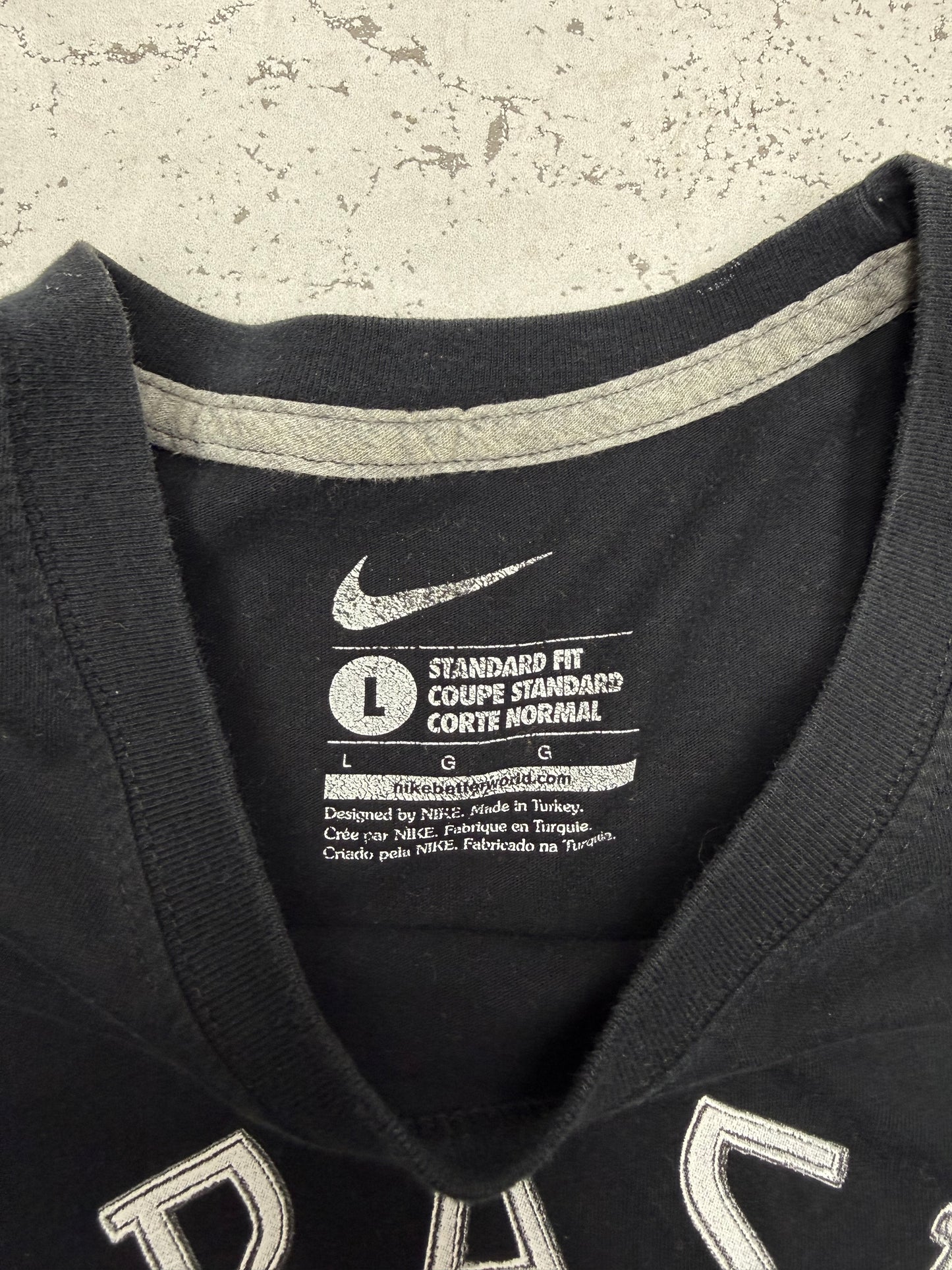 Nike Brasil CBD Vintage T-Shirt in Schwarz, Größe L, Etikett