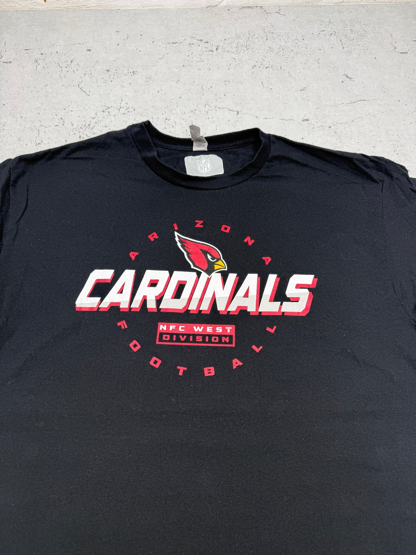 Arizona Cardinals Vintage T-Shirt in Schwarz, Logo-Detail