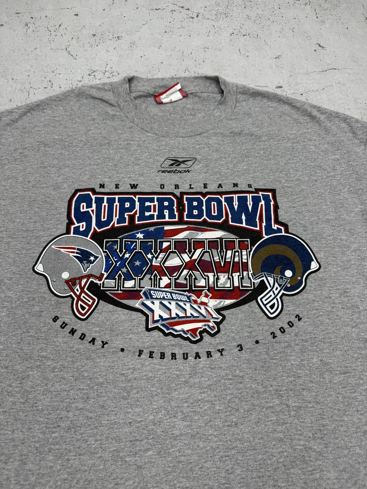 Reebok Super Bowl XXXVI Vintage Shirt in Grau, Größe L, Logo-Closeup