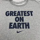 Nike Greatest On Earth Vintage T-Shirt in Grau, Größe XXL, Logo-Detail