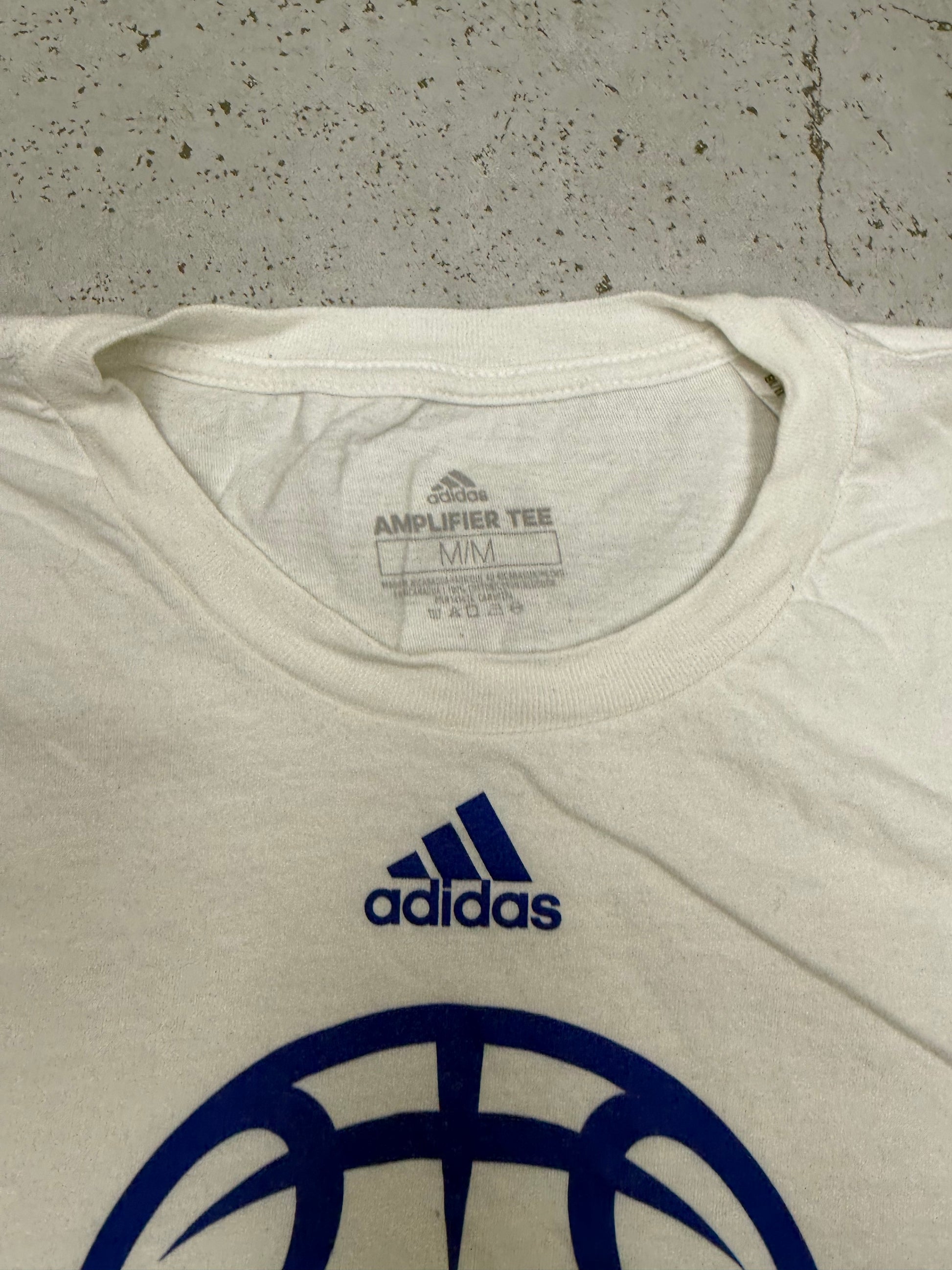 Adidas Kansas Jayhawks Basketball Vintage T-Shirt in Weiß, Größe M, Etikett