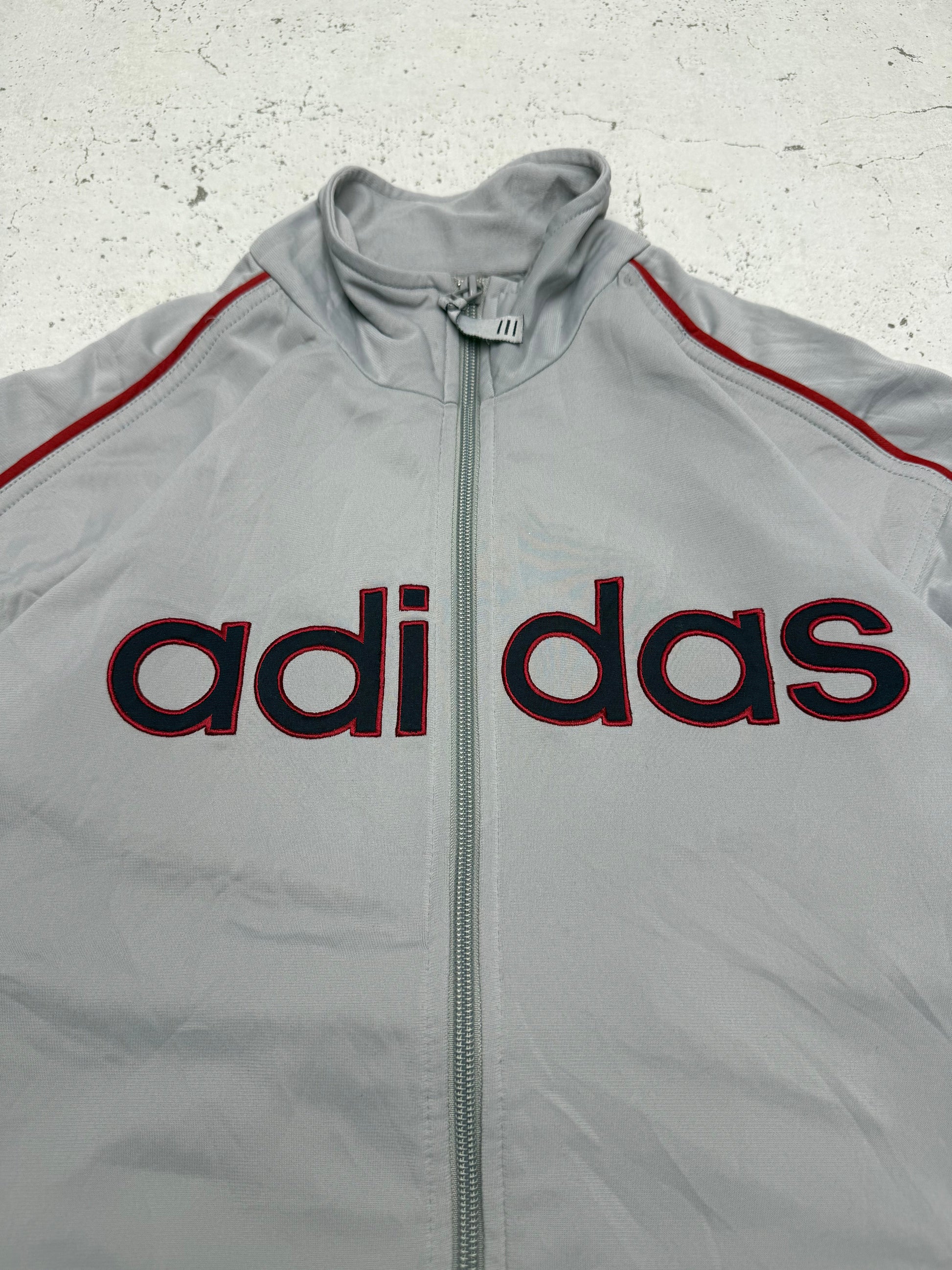 Adidas Vintage Trainingsjacke in Grau Rot, Logo-Closeup