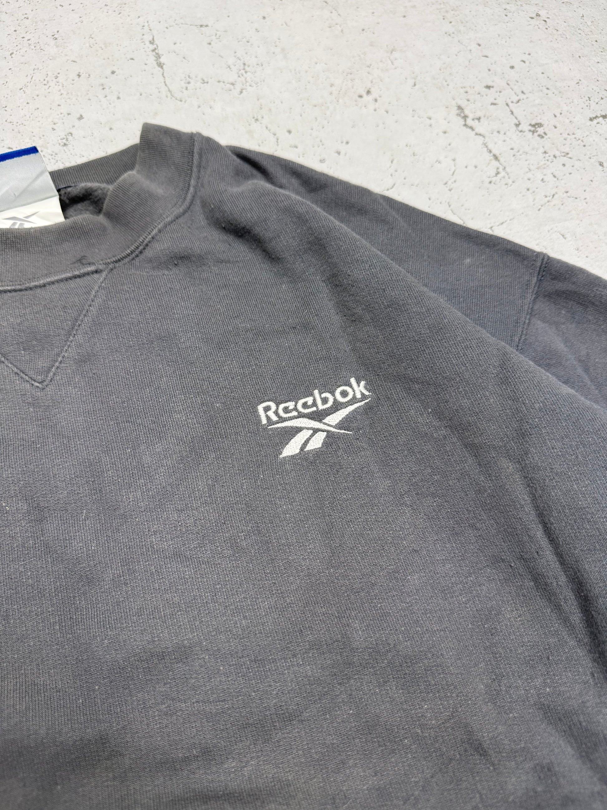 Reebok Vintage Sweatshirt in Anthrazit, Größe M, Logo-Closeup