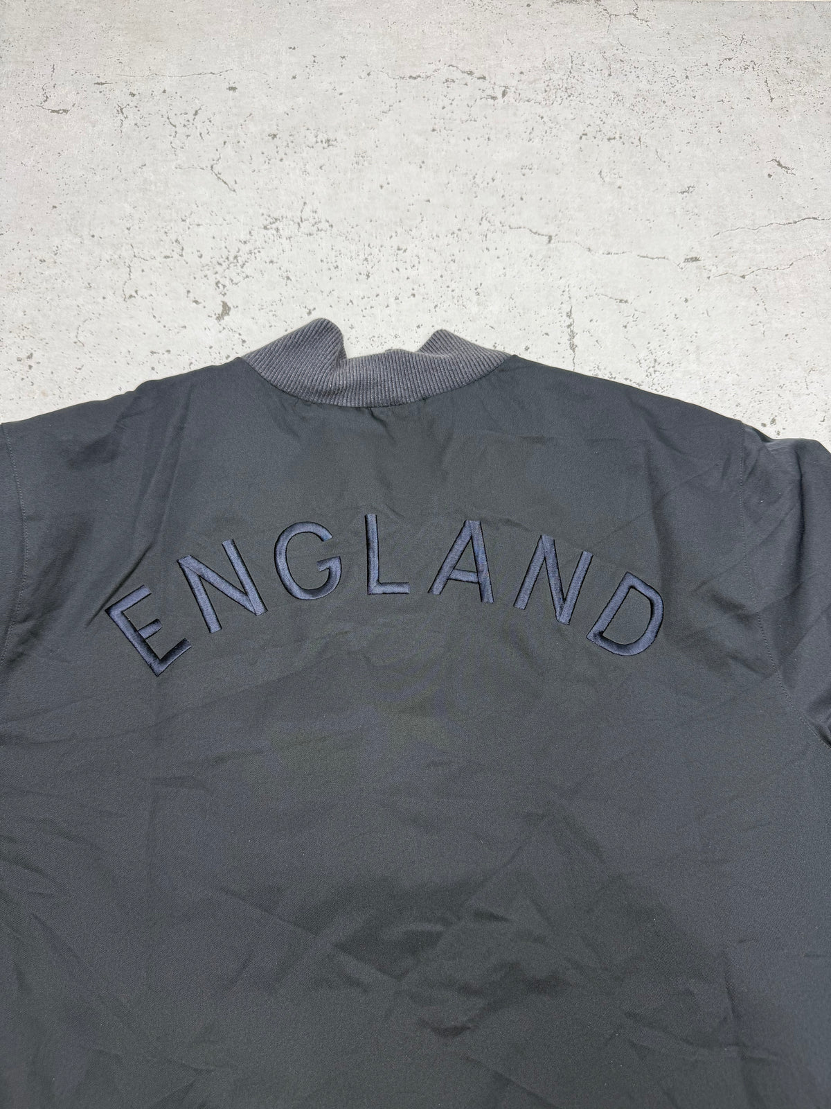 Umbro England Vintage Trainingsjacke in Schwarz, Größe XL, Rückseite