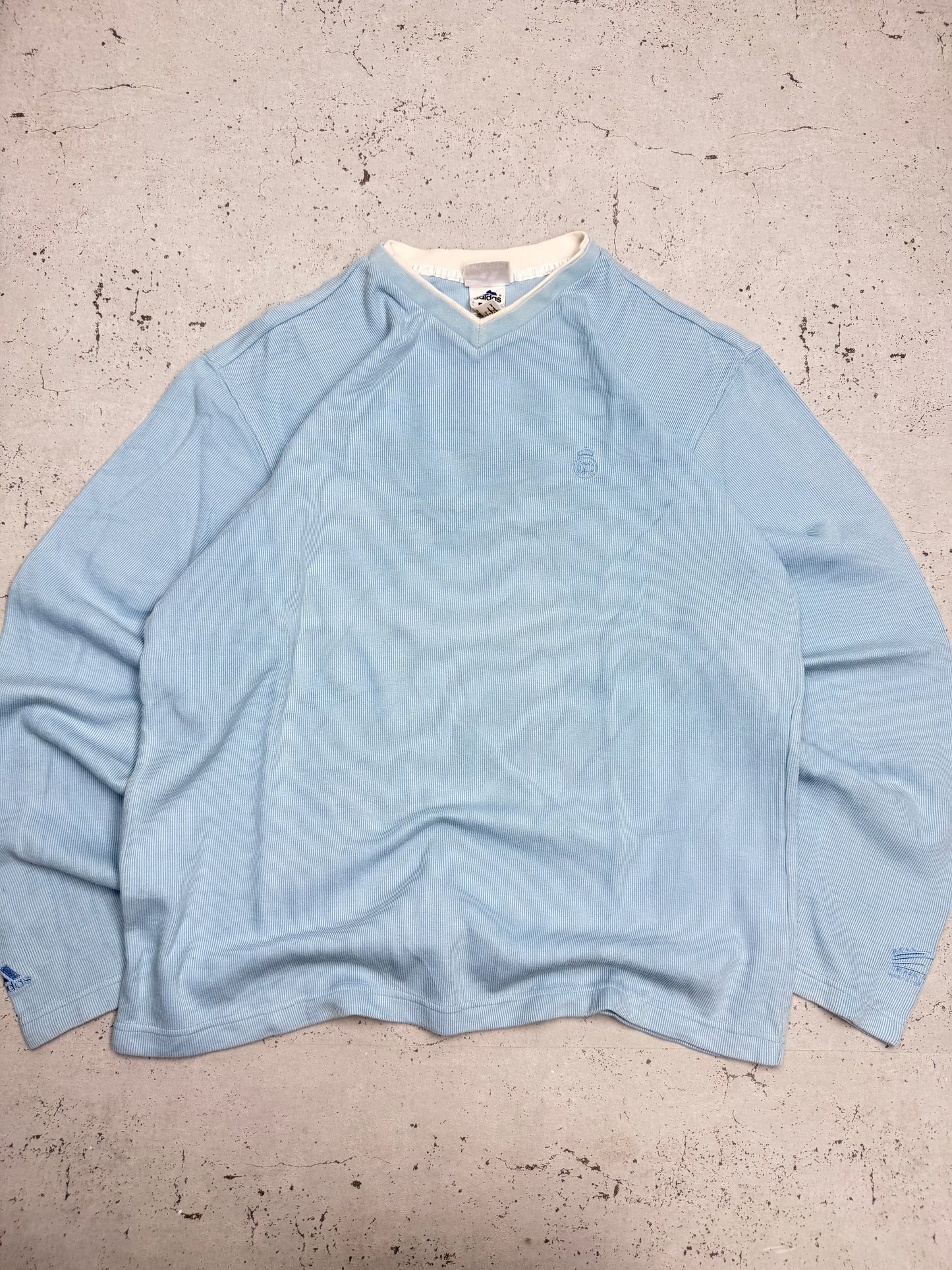 Adidas Real Madrid Vintage Longsleeve in Hellblau, Vorderseite