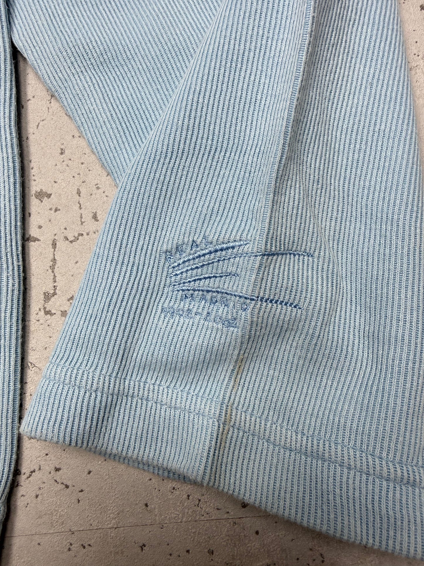 Adidas Real Madrid Vintage Longsleeve in Hellblau, Mangel Fadenzieher