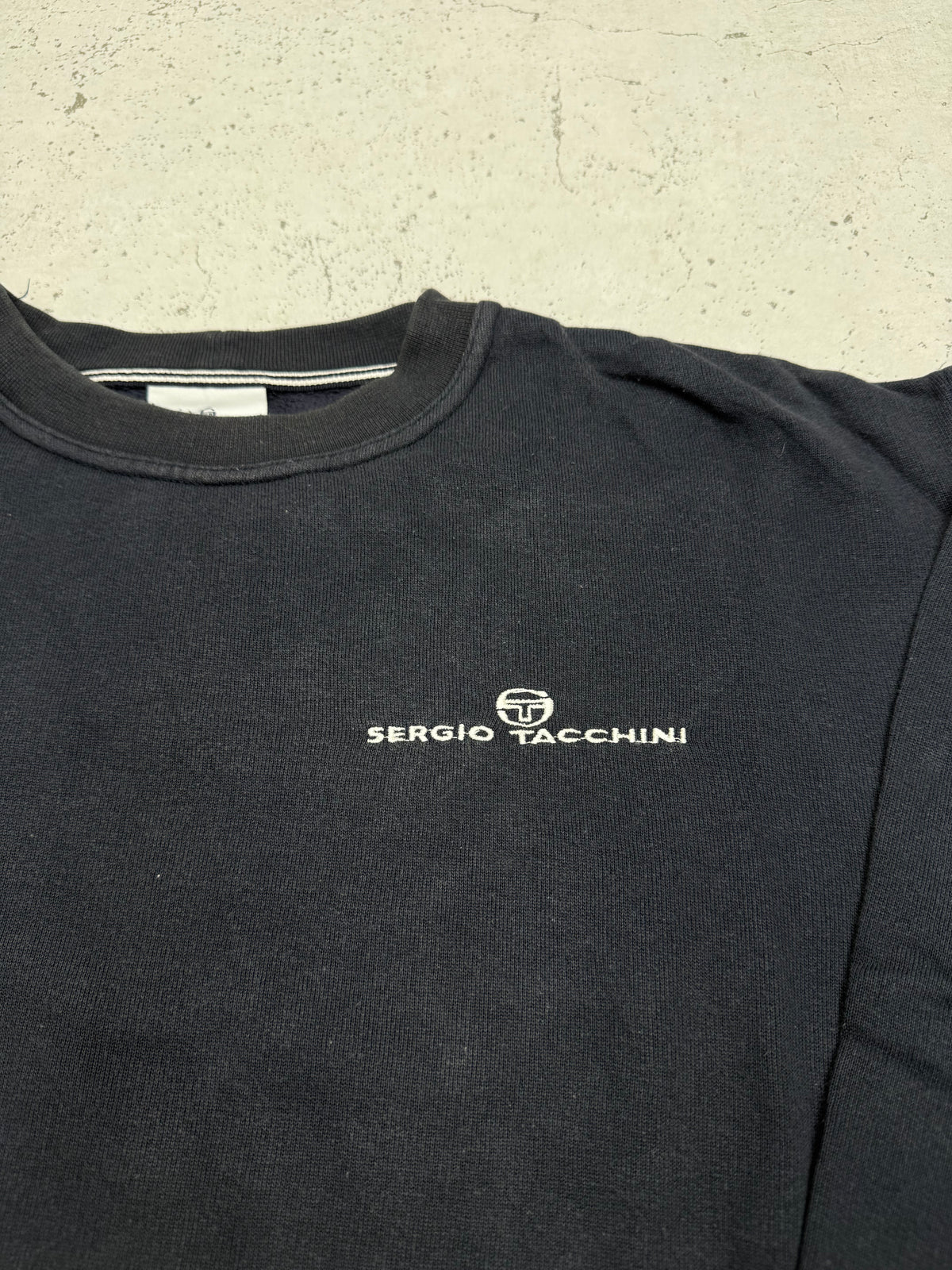 Sergio Tacchini Vintage Sweatshirt in Navy, Logo-Closeup