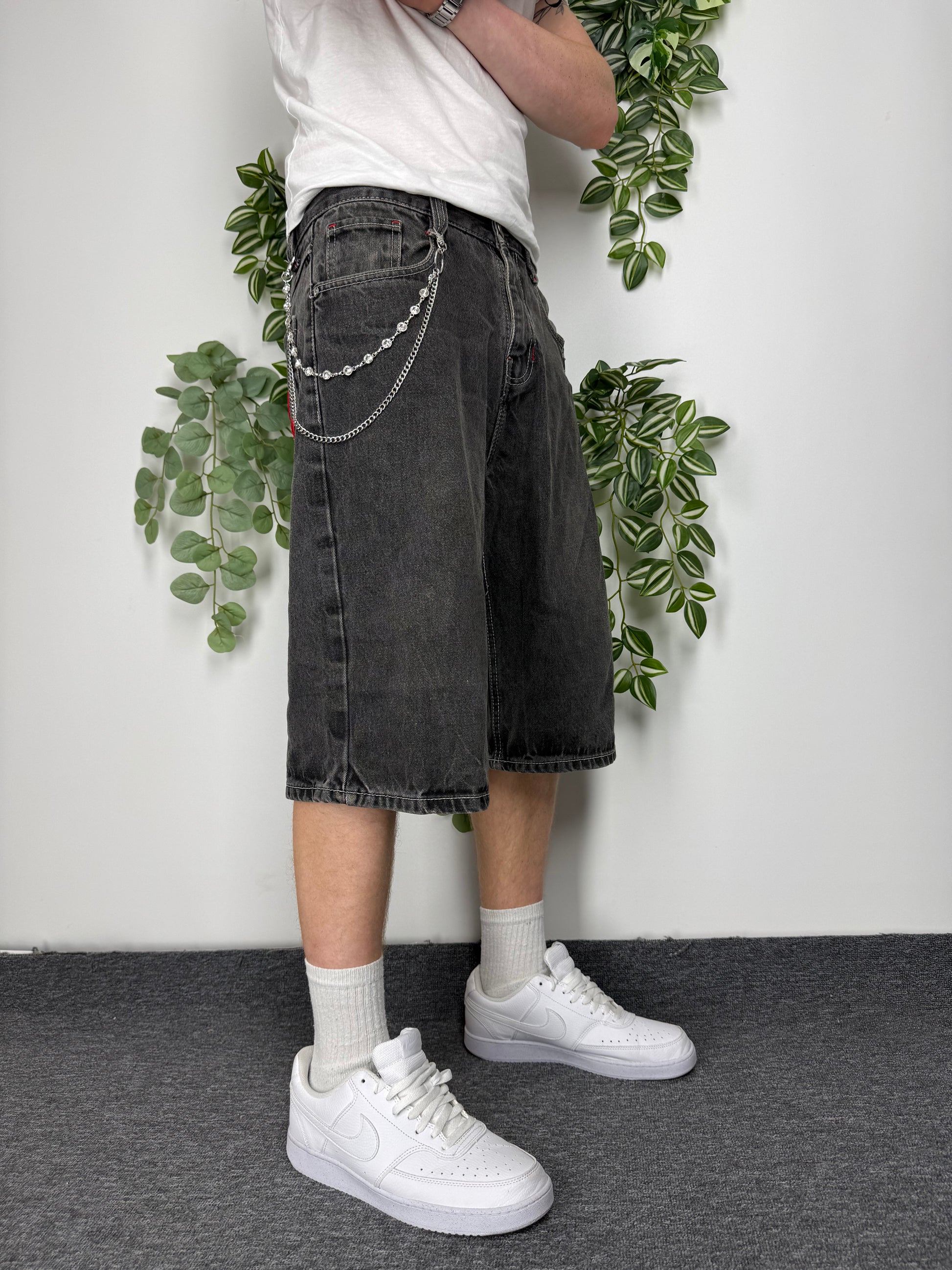Southpole Vintage Jeansshorts in Schwarz, W34, Fitpic