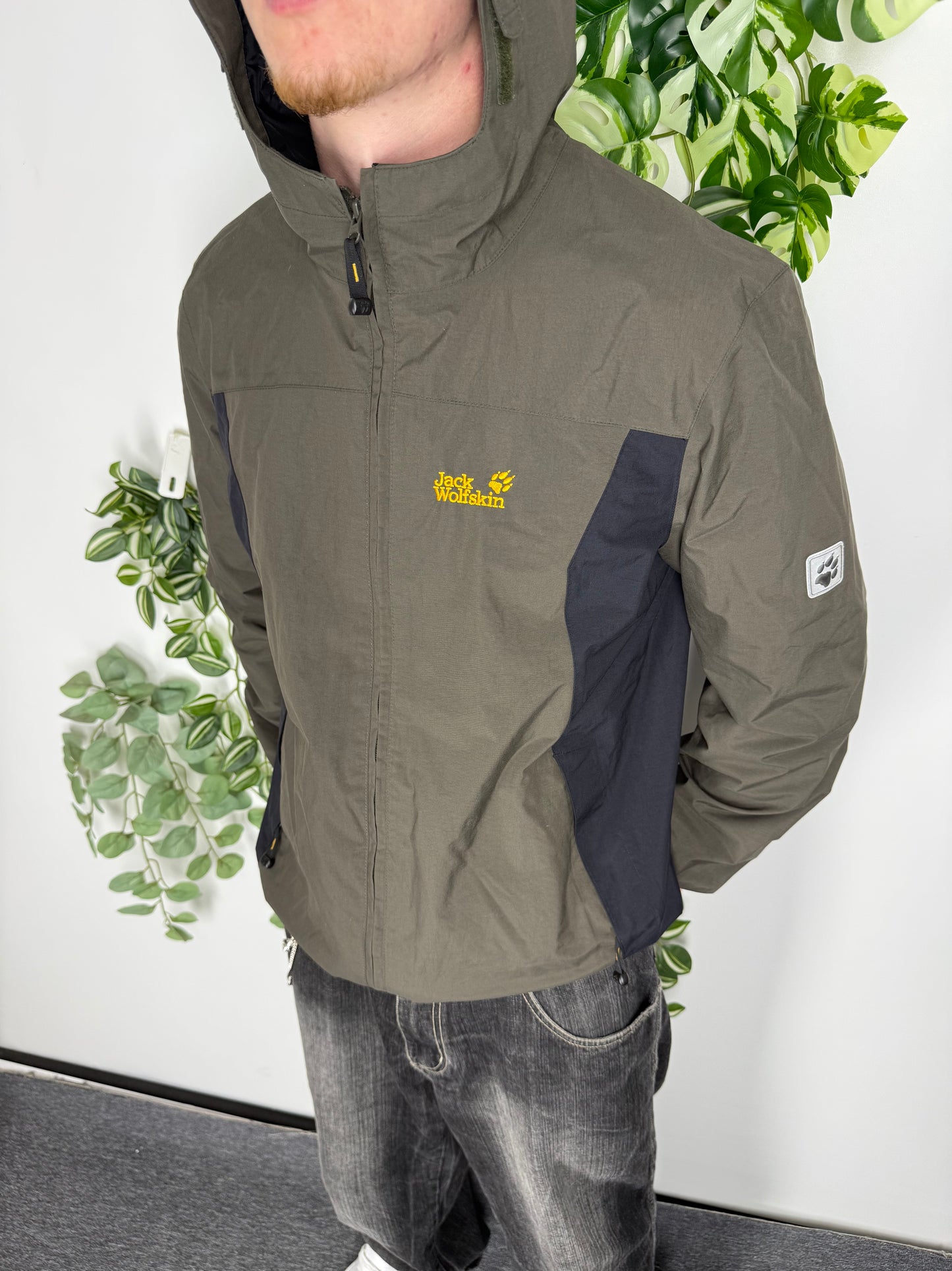 Jack Wolfskin Vintage Outdoorjacke in Oliv, Kids Größe 176, Fitpic