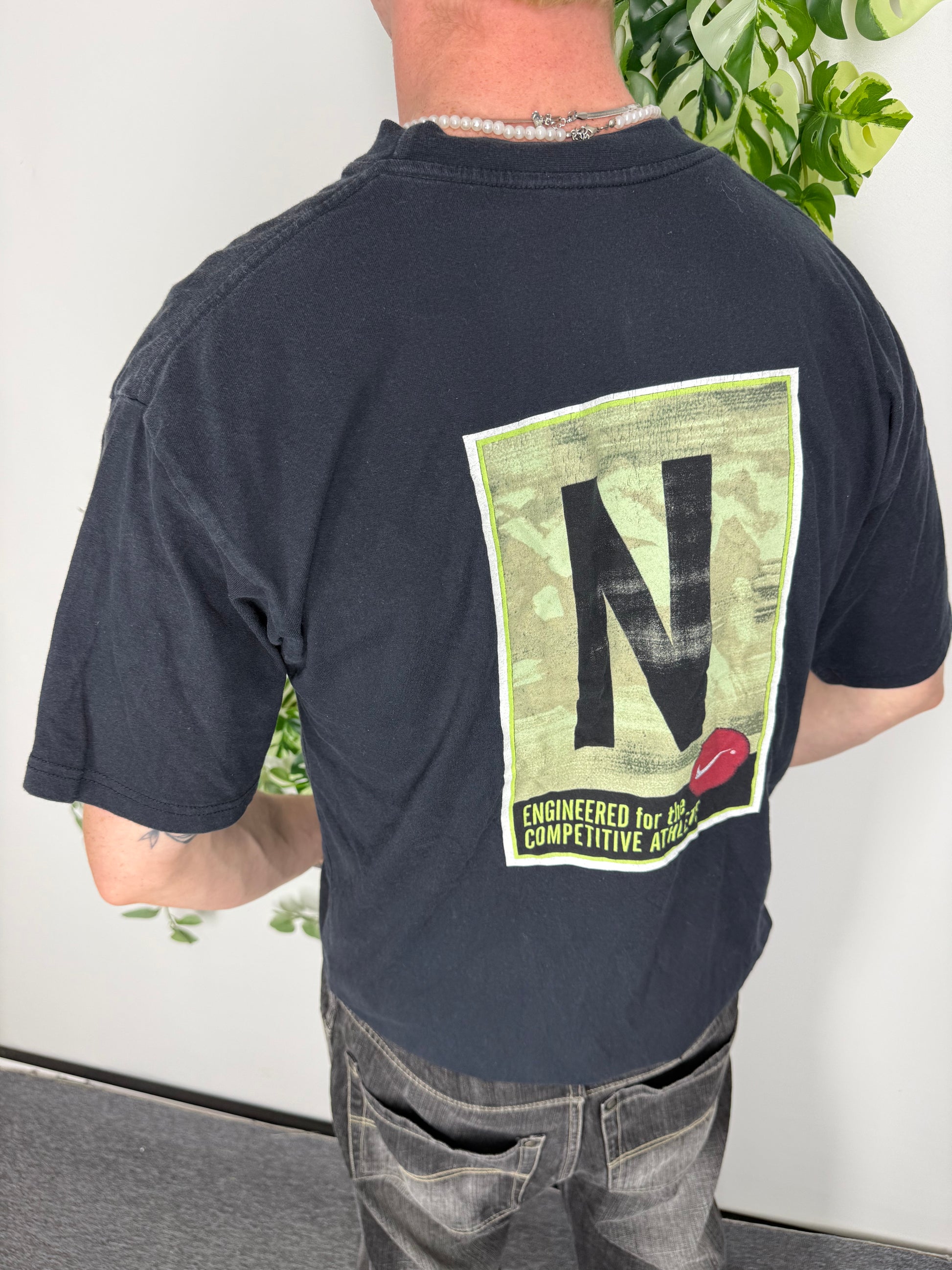 Nike Vintage Shirt in Schwarz, Größe M, Fitpic Rückseite