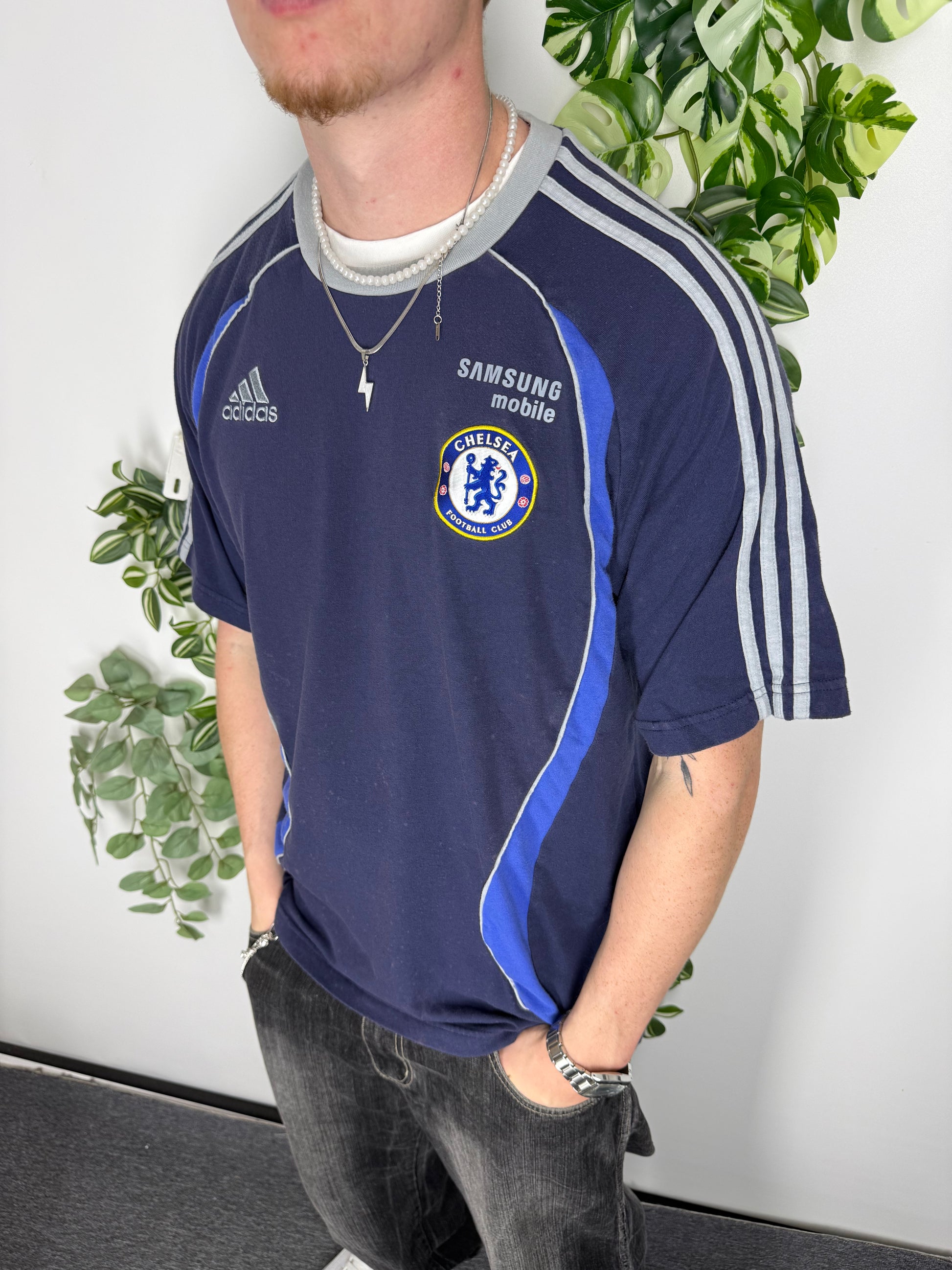 Adidas FC Chelsea Vintage Shirt in Navy, Fitpic