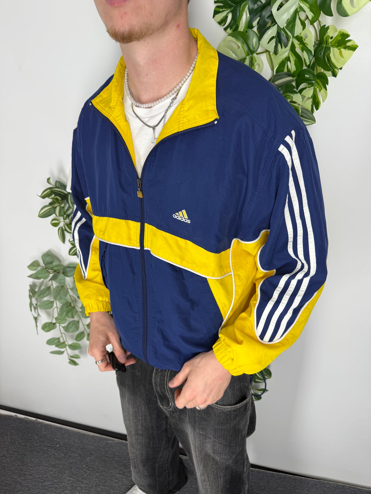 Adidas Vintage Windbreaker in Navy Gelb, Fitpic