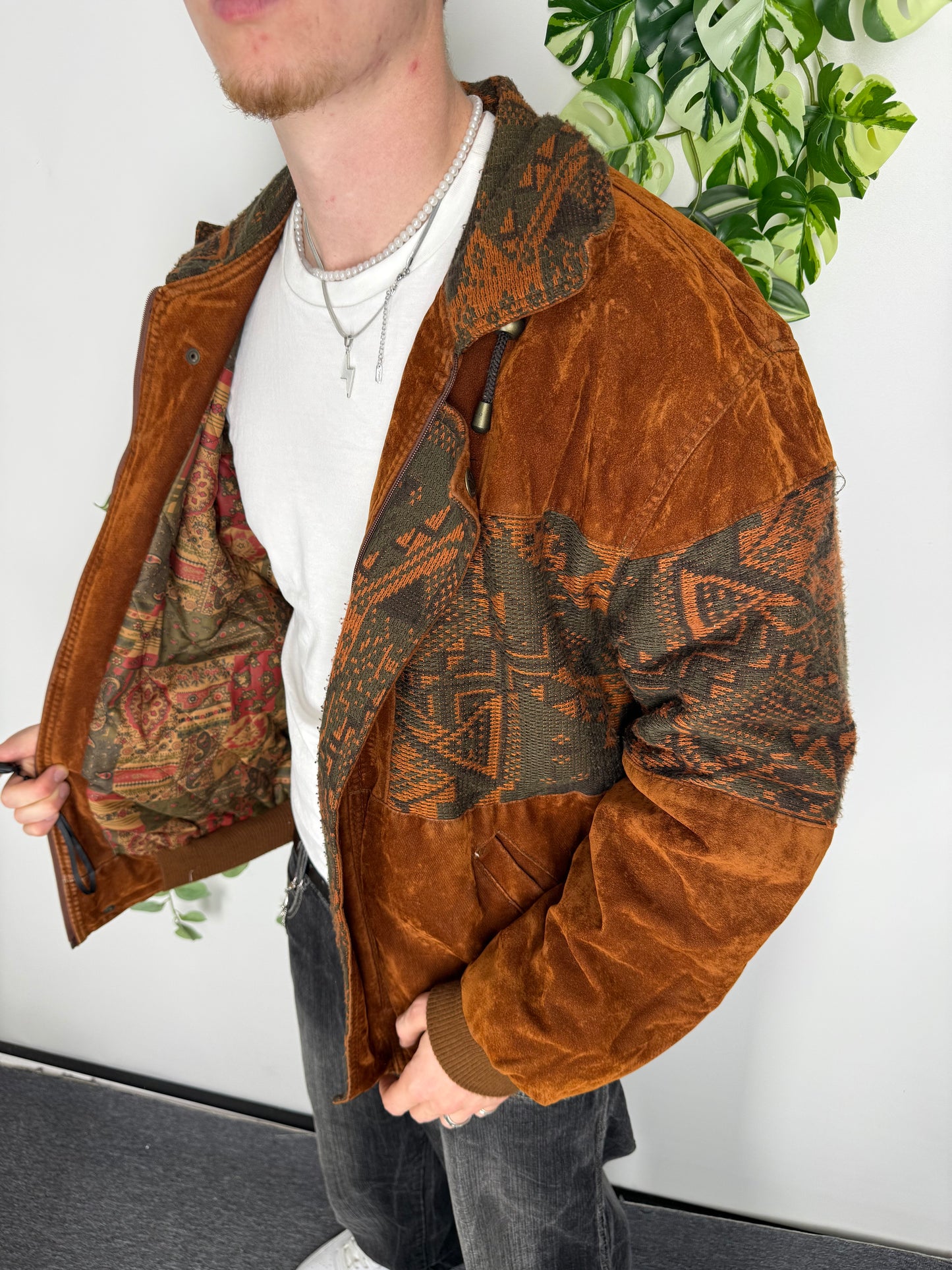 Vintage Suede Lederjacke mit Aztec-Muster in Braun, Fitpic