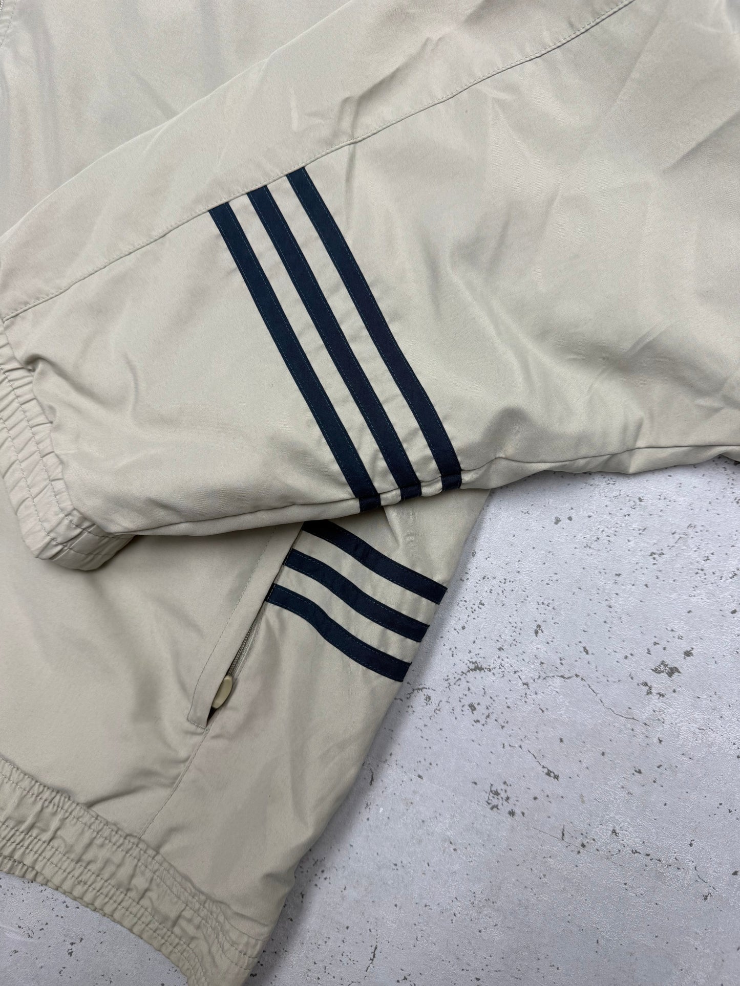 Adidas Trainingsjacke Creme Ärmel Streifen