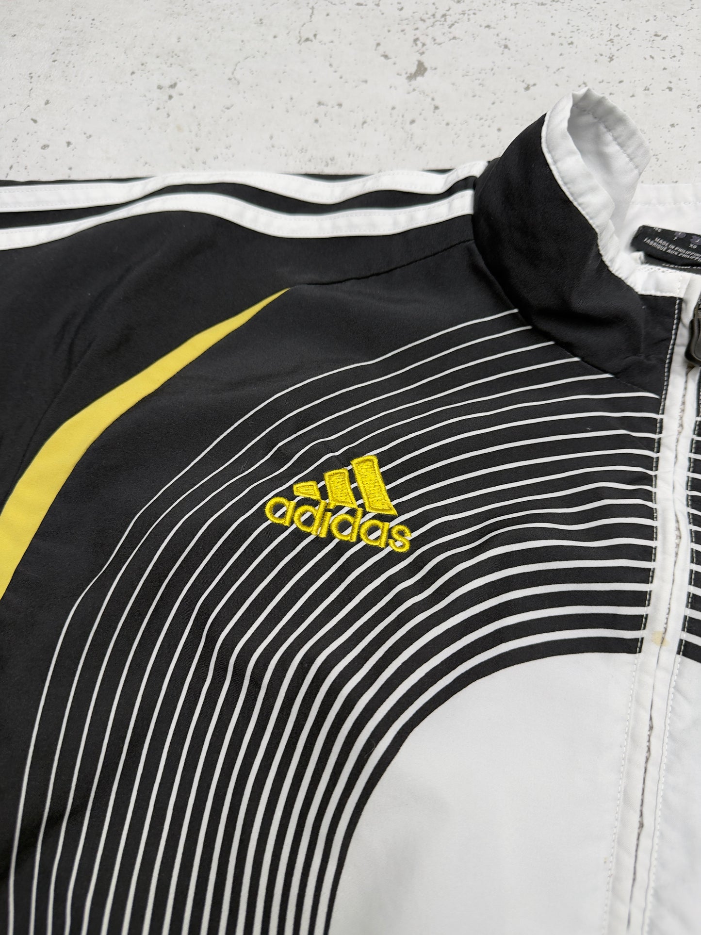 Adidas Trainingsjacke Spiral Print Detail Vorderseite
