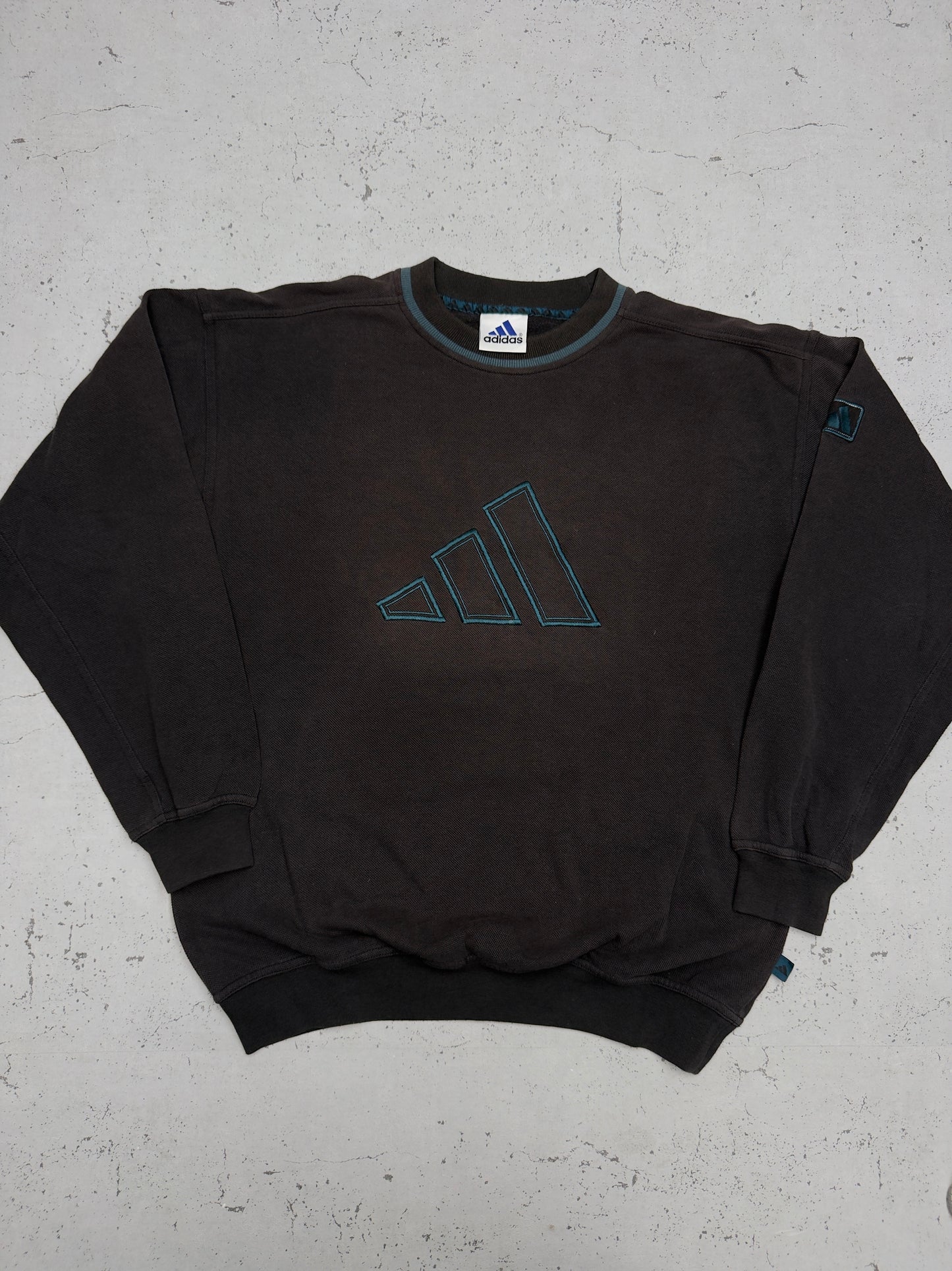 Adidas Vintage Sweatshirt Dunkelbraun – Frontansicht flach