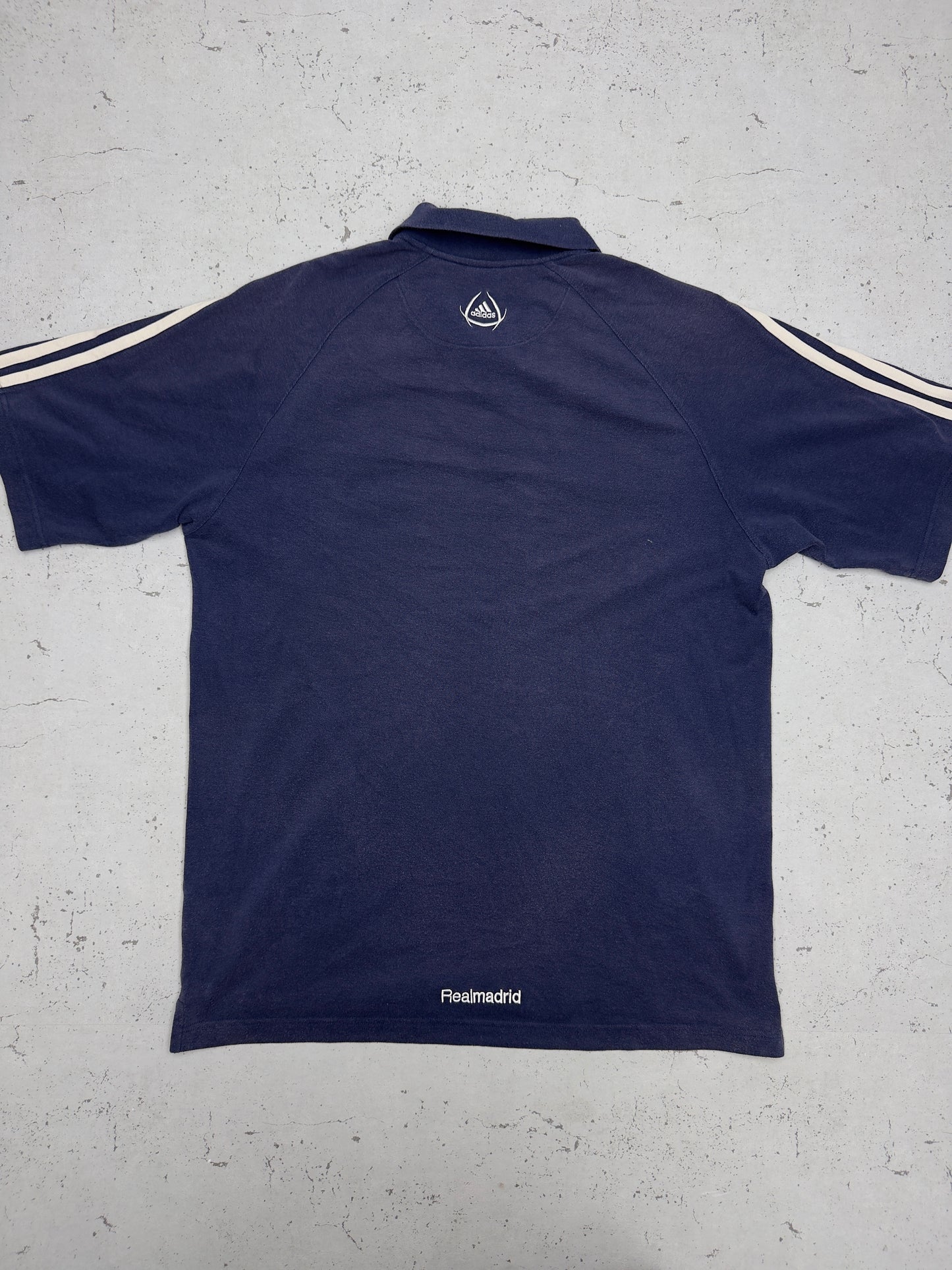 Adidas Vintage Poloshirt Real Madrid Navy – Logo Nahaufnahme