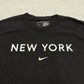Nike New York T-Shirt Schwarz Logo Detail