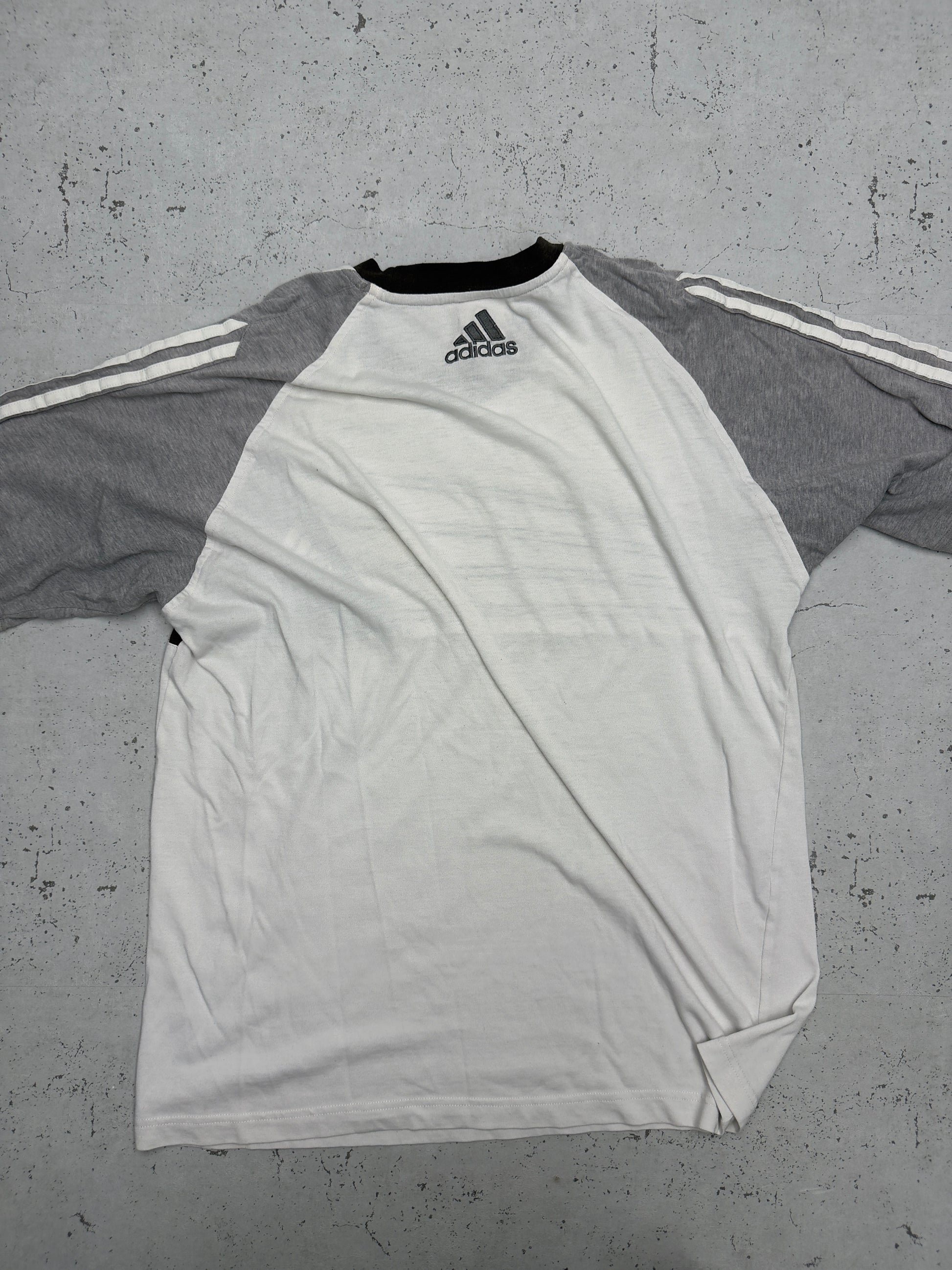 Adidas T-Shirt Weiß Braun Vorderseite flach