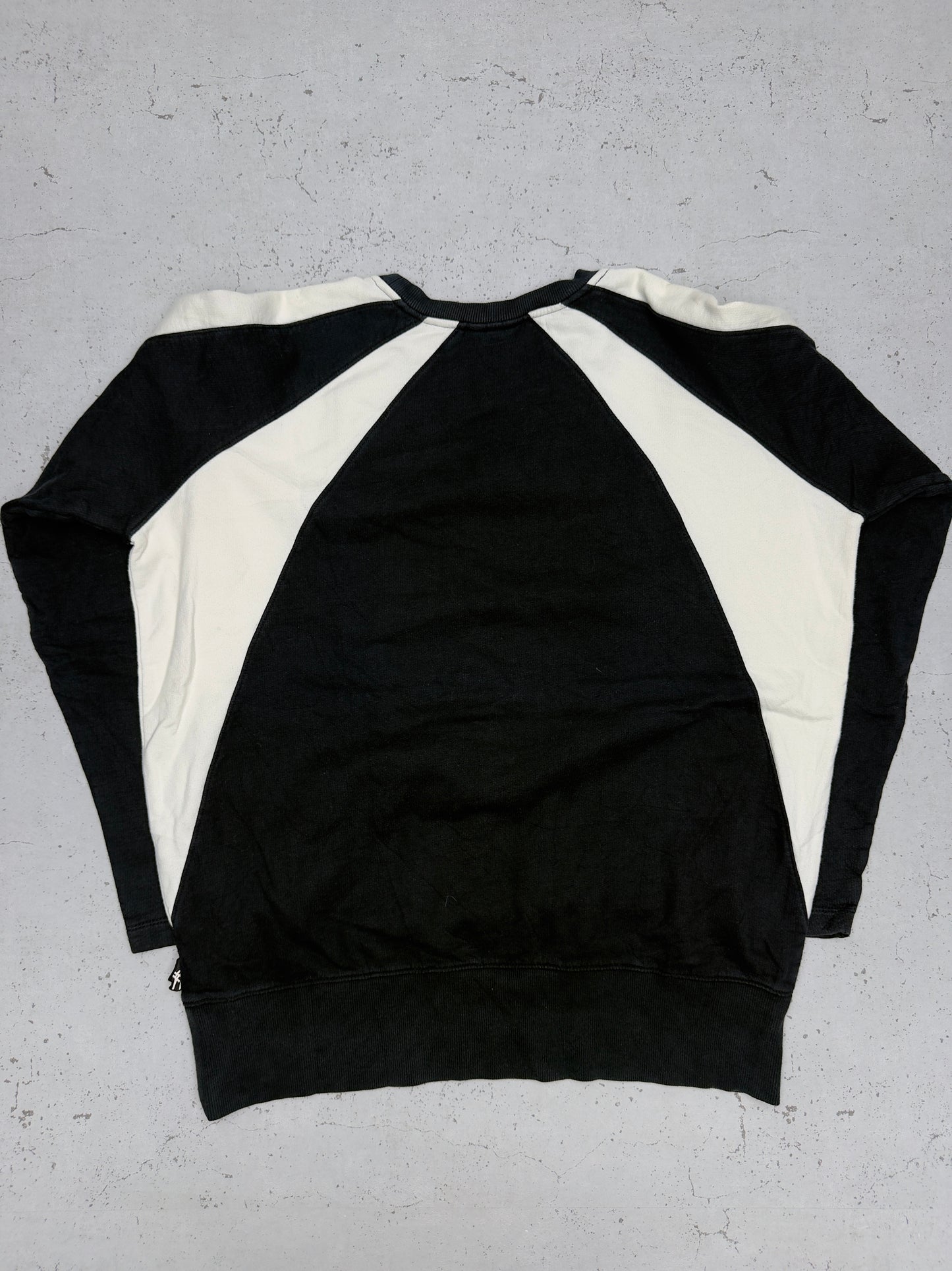 Asics Vintage Sweatshirt Japan Print – Rückenansicht flach