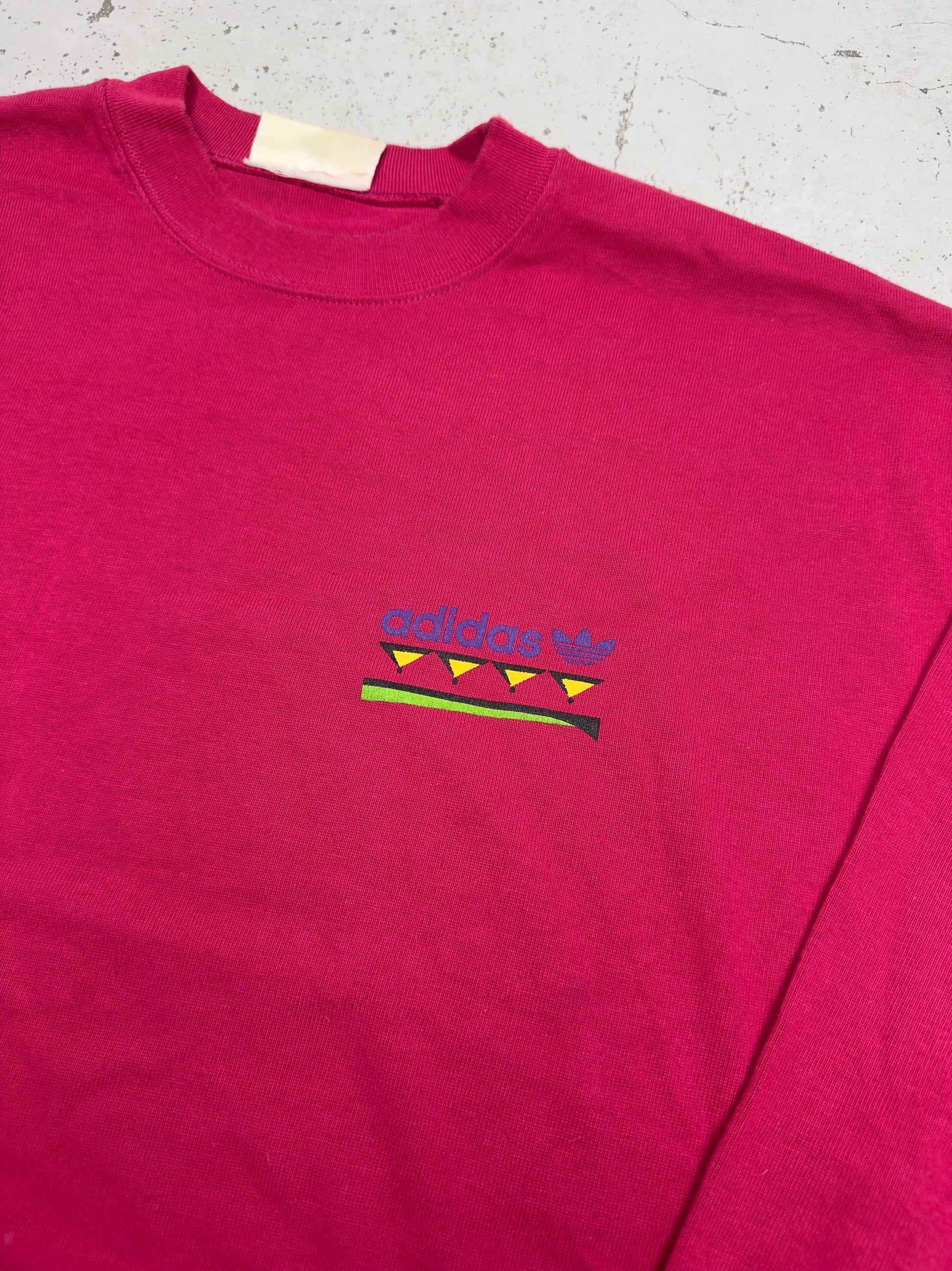 Adidas Vintage Langarmshirt Pink – Logo Nahaufnahme