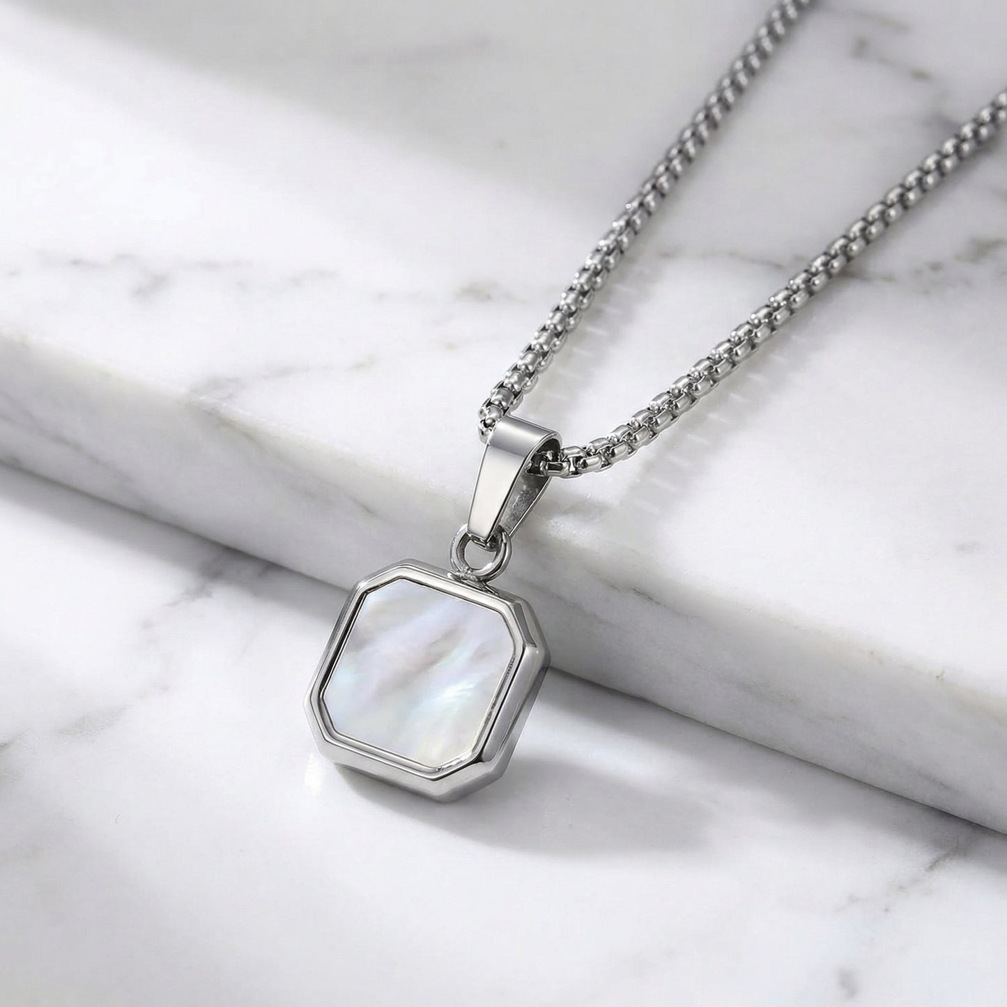"Gem Stone" Streetwear silber Halskette mit Schmuckstein Gem Necklace grün weiß schwarz