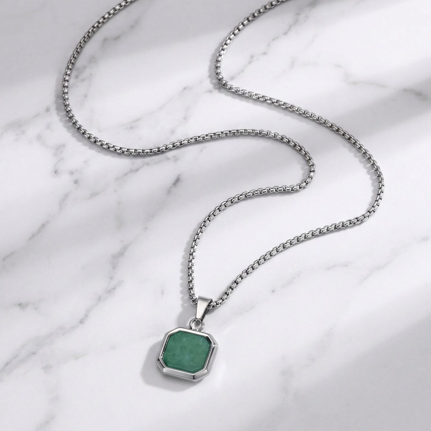 "Gem Stone" Streetwear silber Halskette mit Schmuckstein Gem Necklace grün weiß schwarz