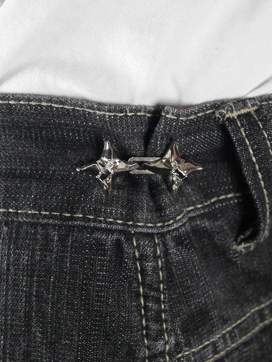 „Starlock Clips“ – 4x Kleidungsclips zum Jeans enger machen | Silber Sterne | Y2K Accessoire