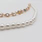„Royal Charm“ - Zweifarbige Perlen-Hosenkette mit Goldakzenten
