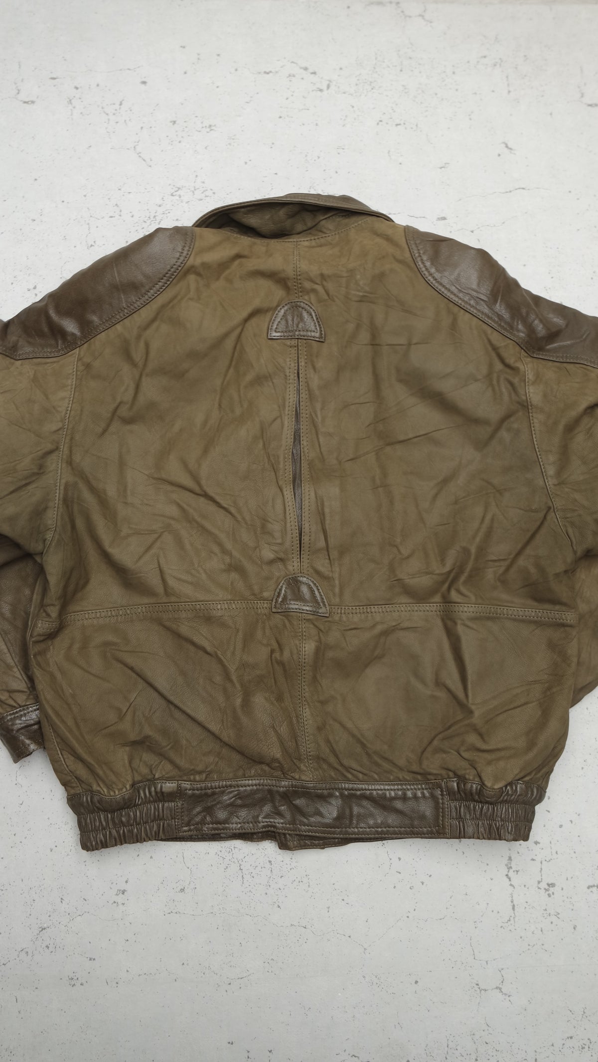 Vintage Lederjacke in Braun-Oliv, Größe 50, Rückseite
