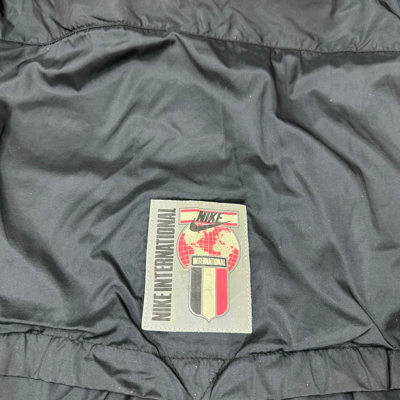 Nike International vintage 90s Windbreaker Trackjacket Y2K Jacke L