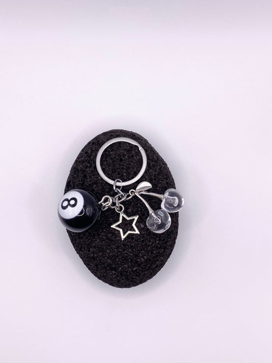 Schlüsselanhänger „Lucky 8 Ball & Kirsche“ mit Stern-Charme