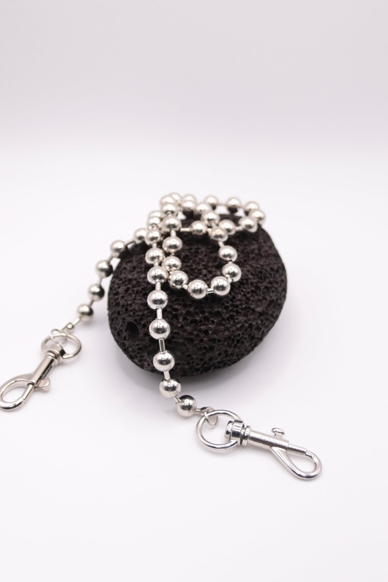 "Chrome Pulse" – Hosenkette aus Metalllperlen - MonkeysVintage